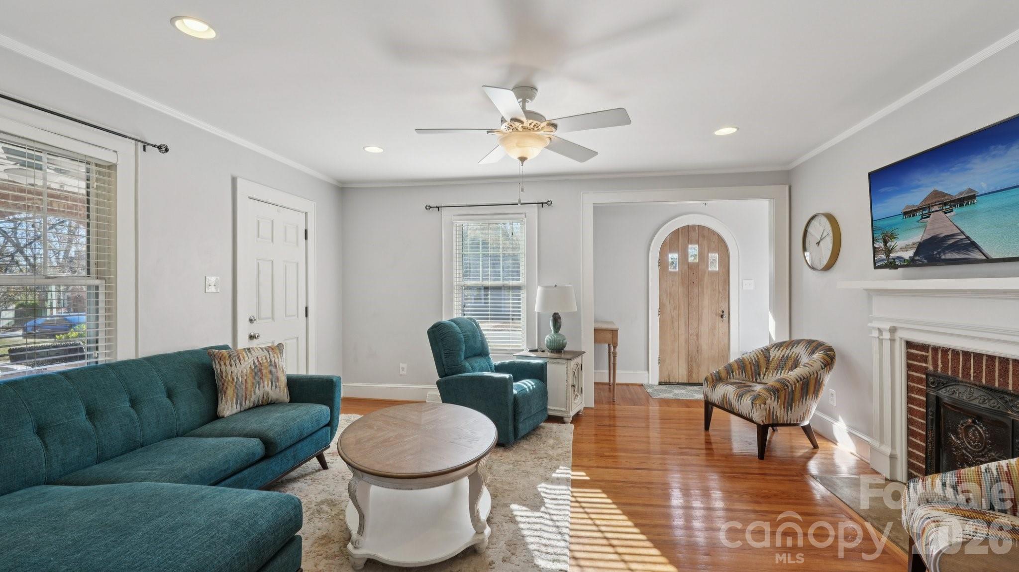 552 Hyde Park Drive NE — Concord