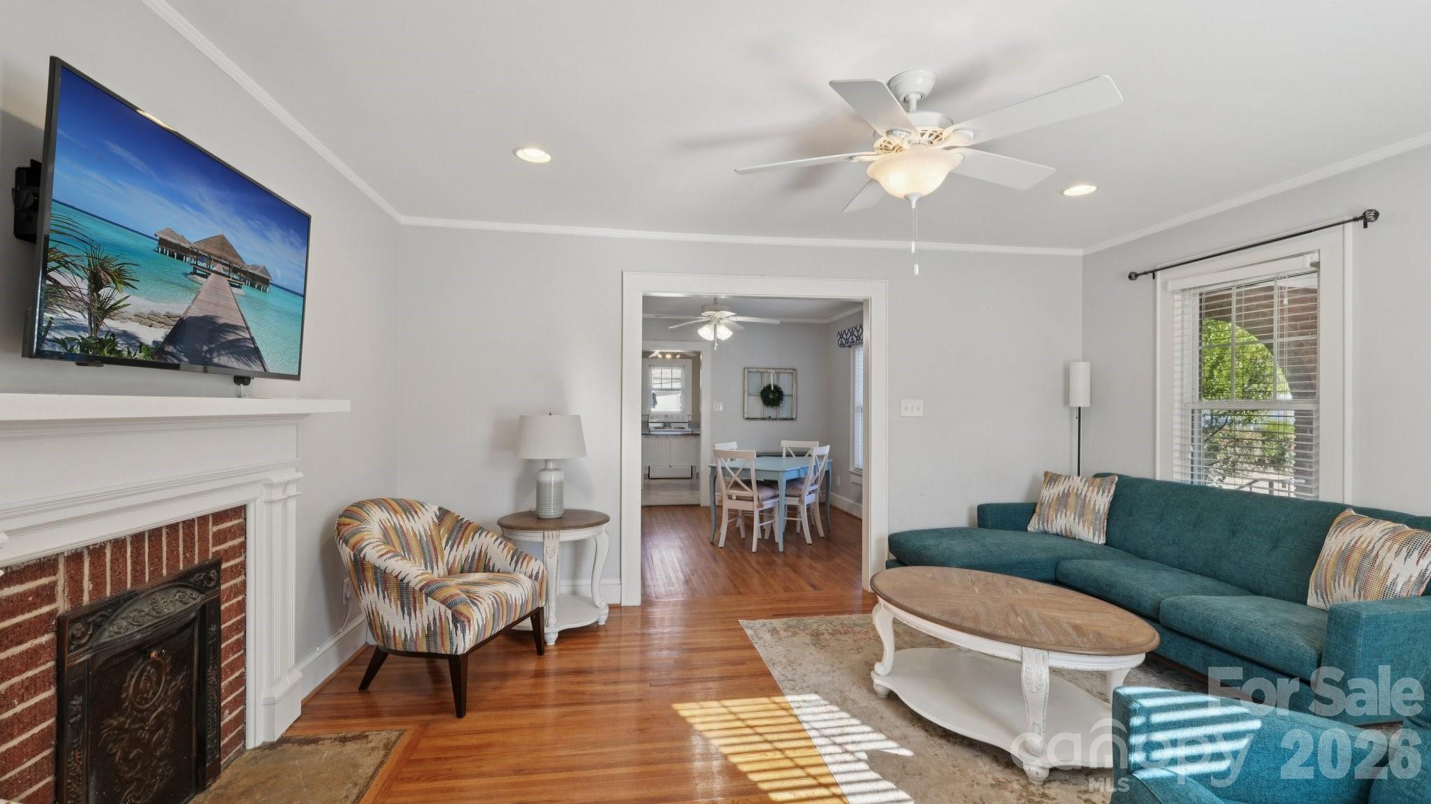 552 Hyde Park Drive NE — Concord