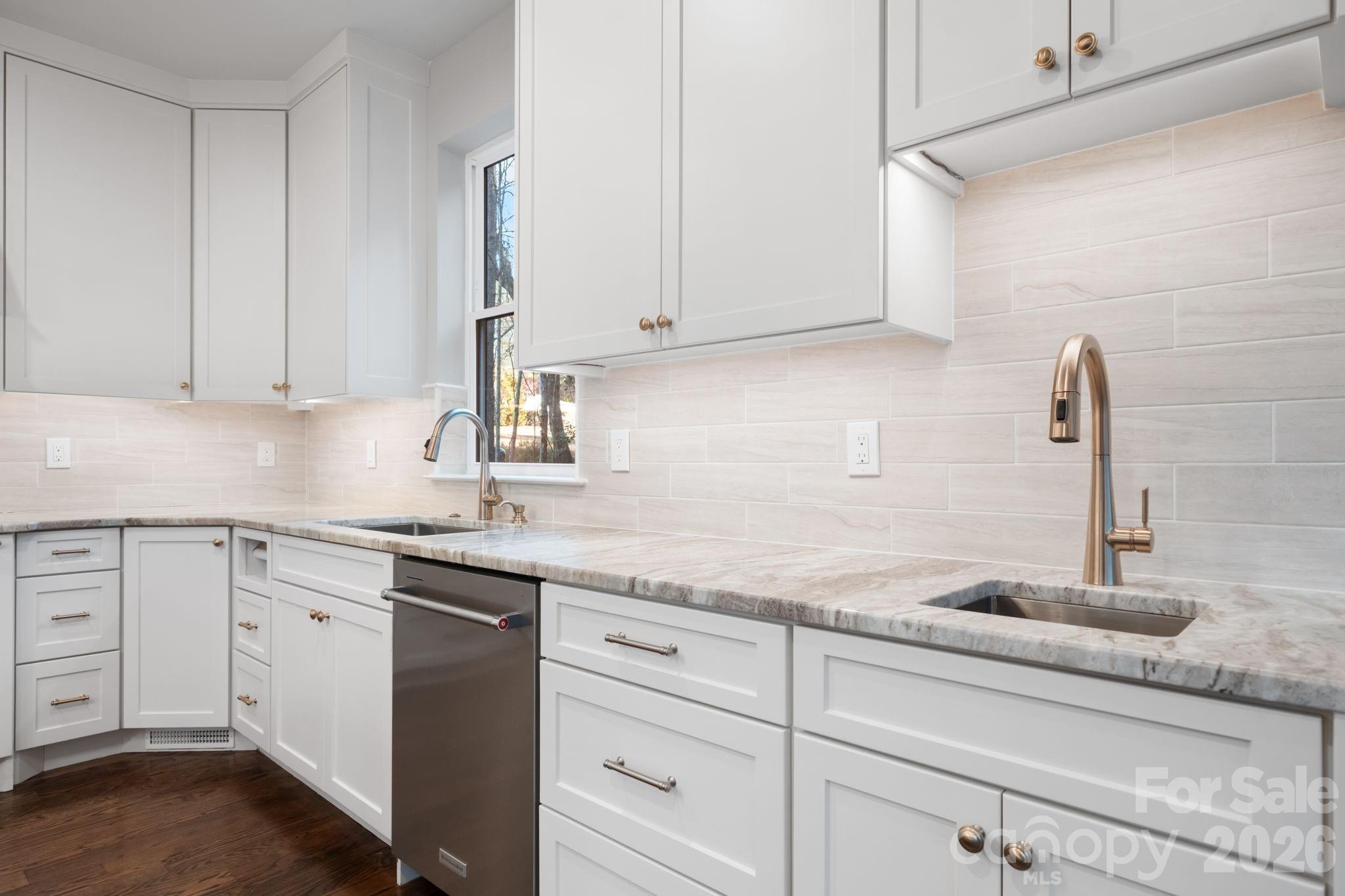 5163 Hurricane Hill Road — Granite Falls