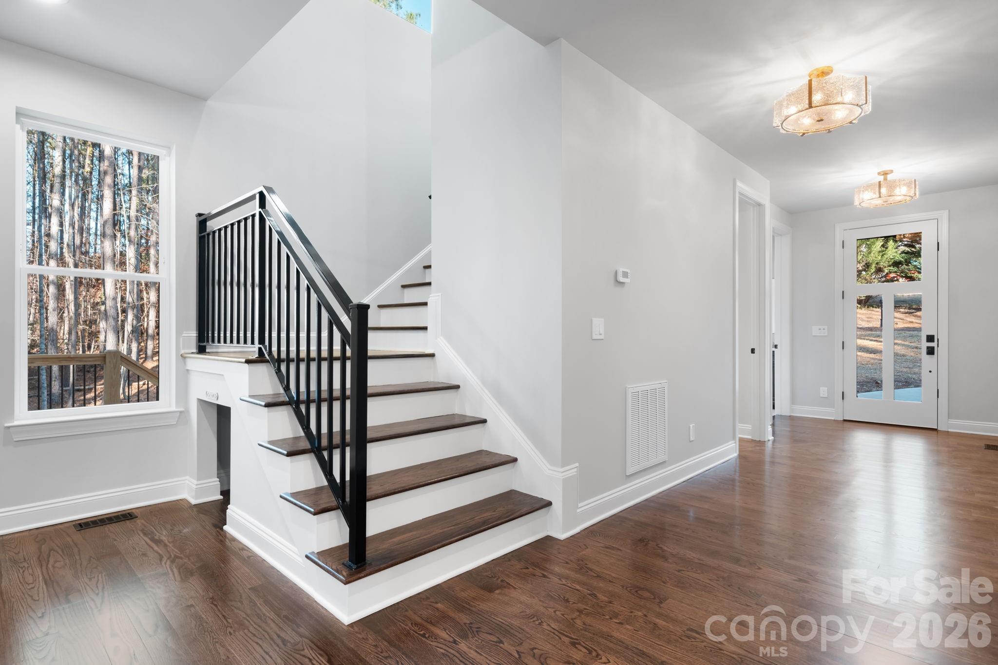 5163 Hurricane Hill Road — Granite Falls