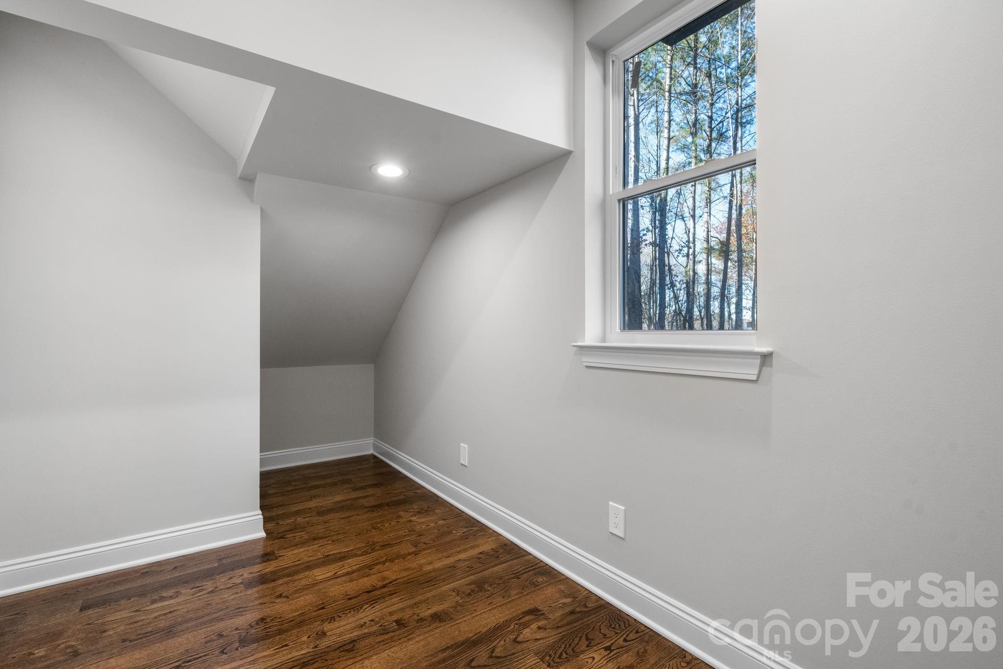 5163 Hurricane Hill Road — Granite Falls