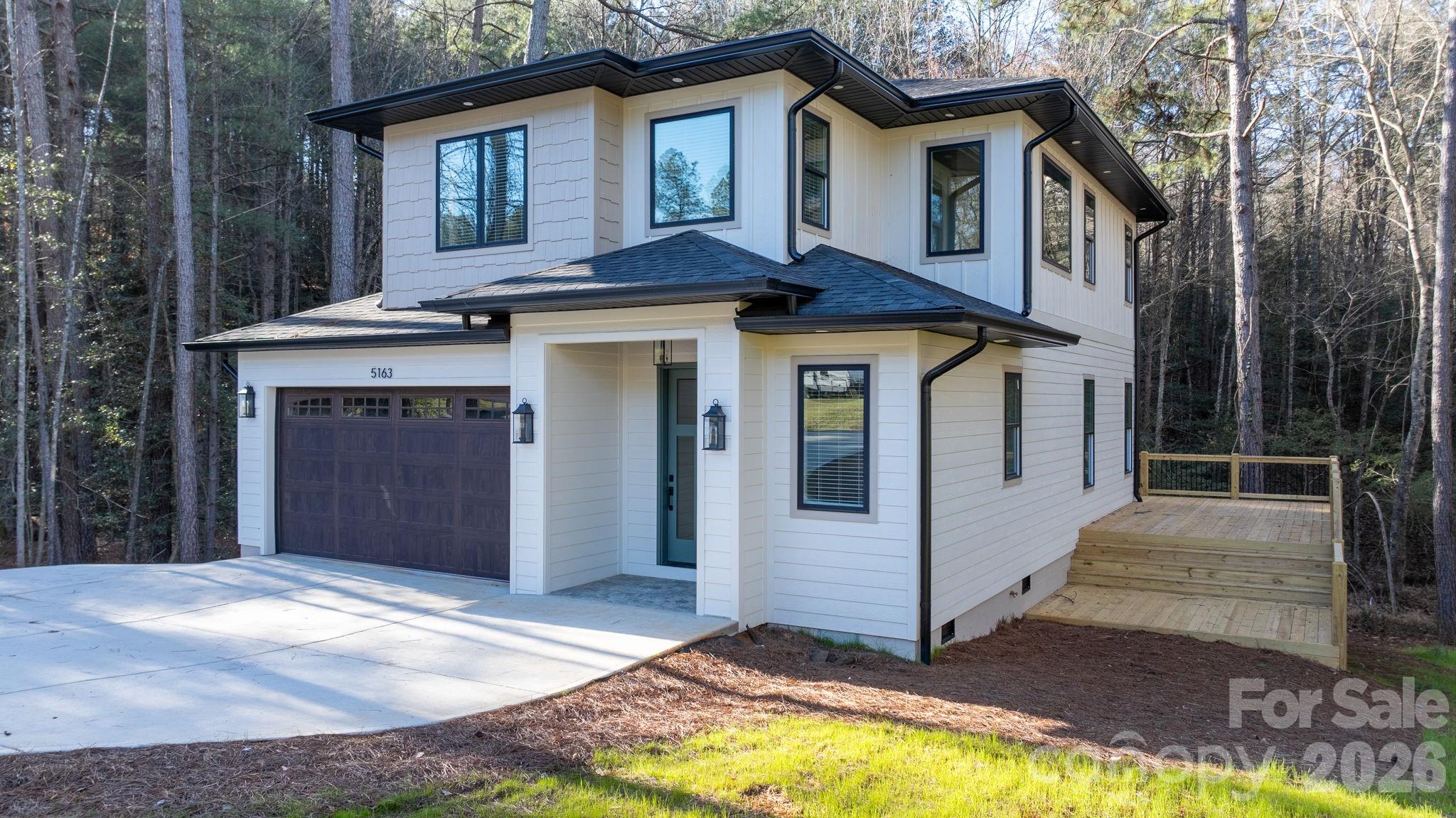 5163 Hurricane Hill Road — Granite Falls