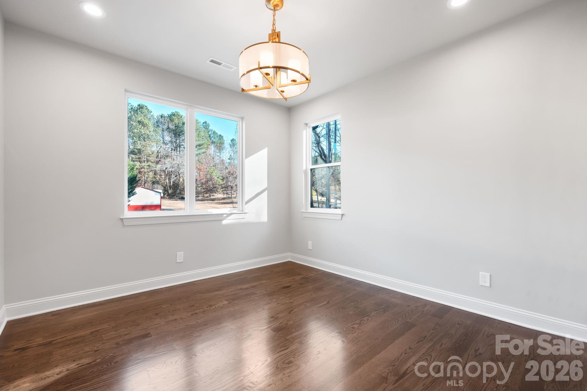 5163 Hurricane Hill Road — Granite Falls