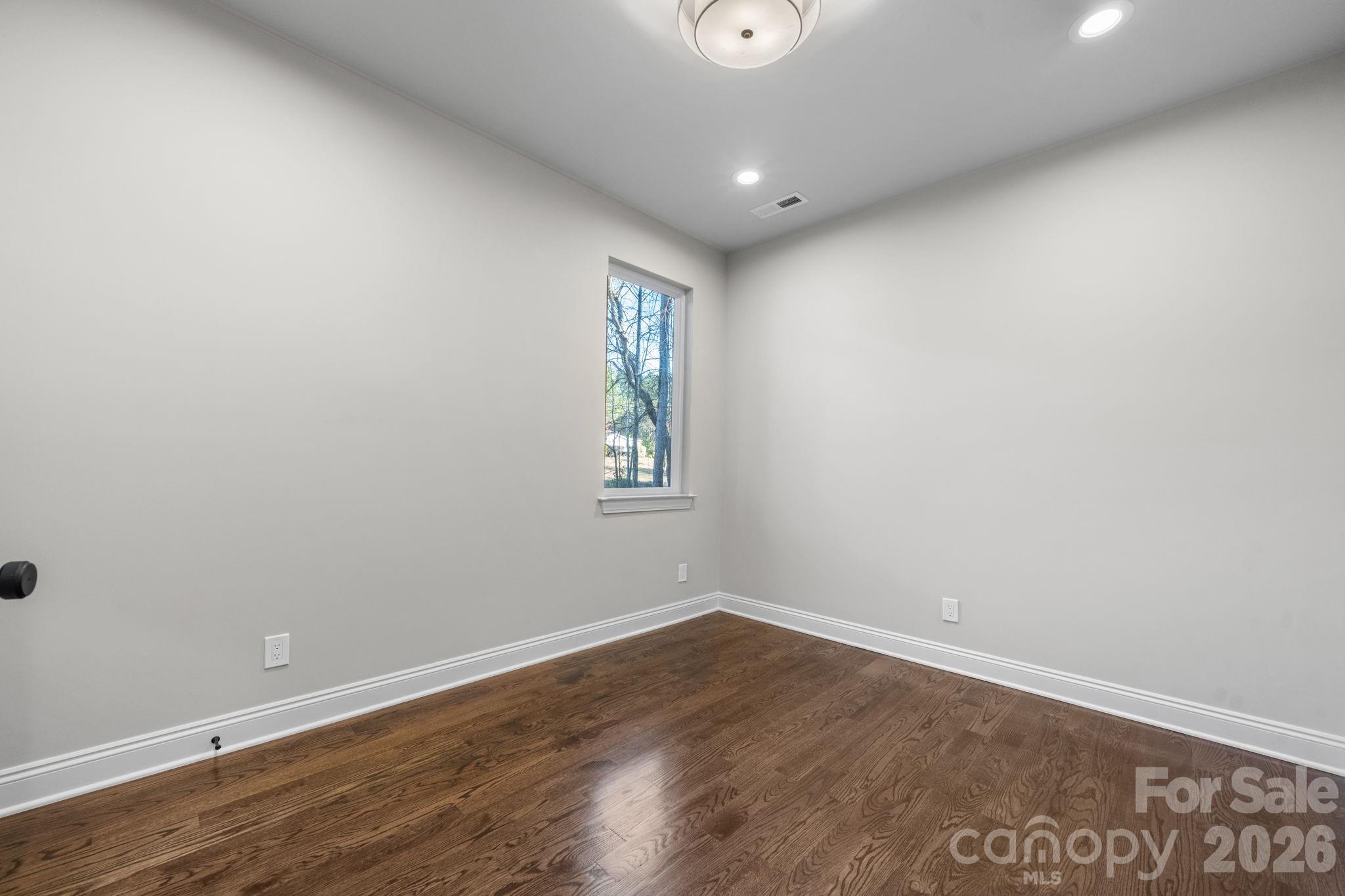 5163 Hurricane Hill Road — Granite Falls