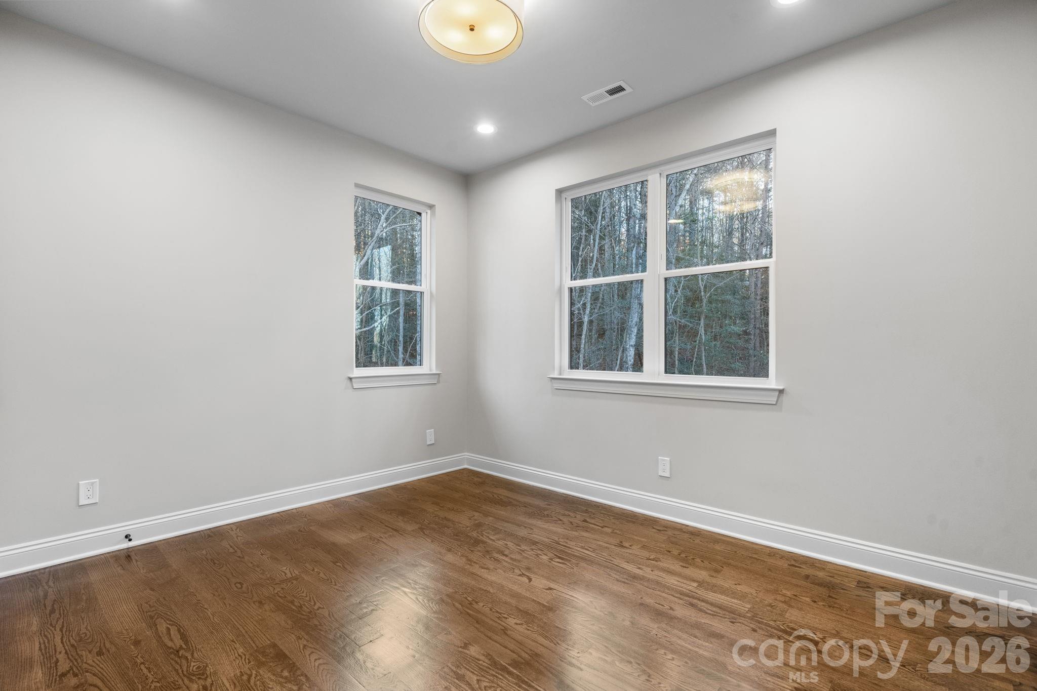 5163 Hurricane Hill Road — Granite Falls