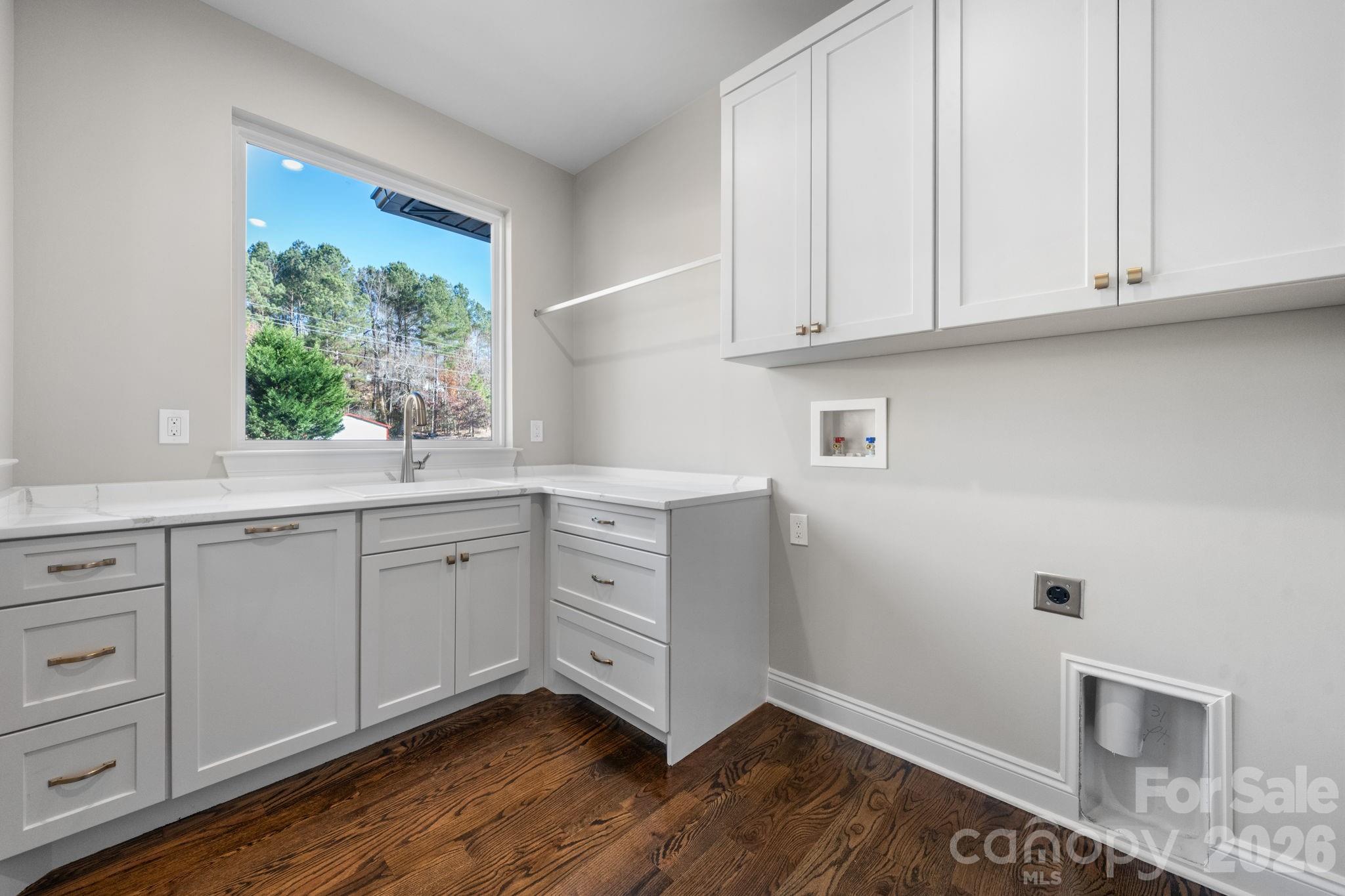 5163 Hurricane Hill Road — Granite Falls