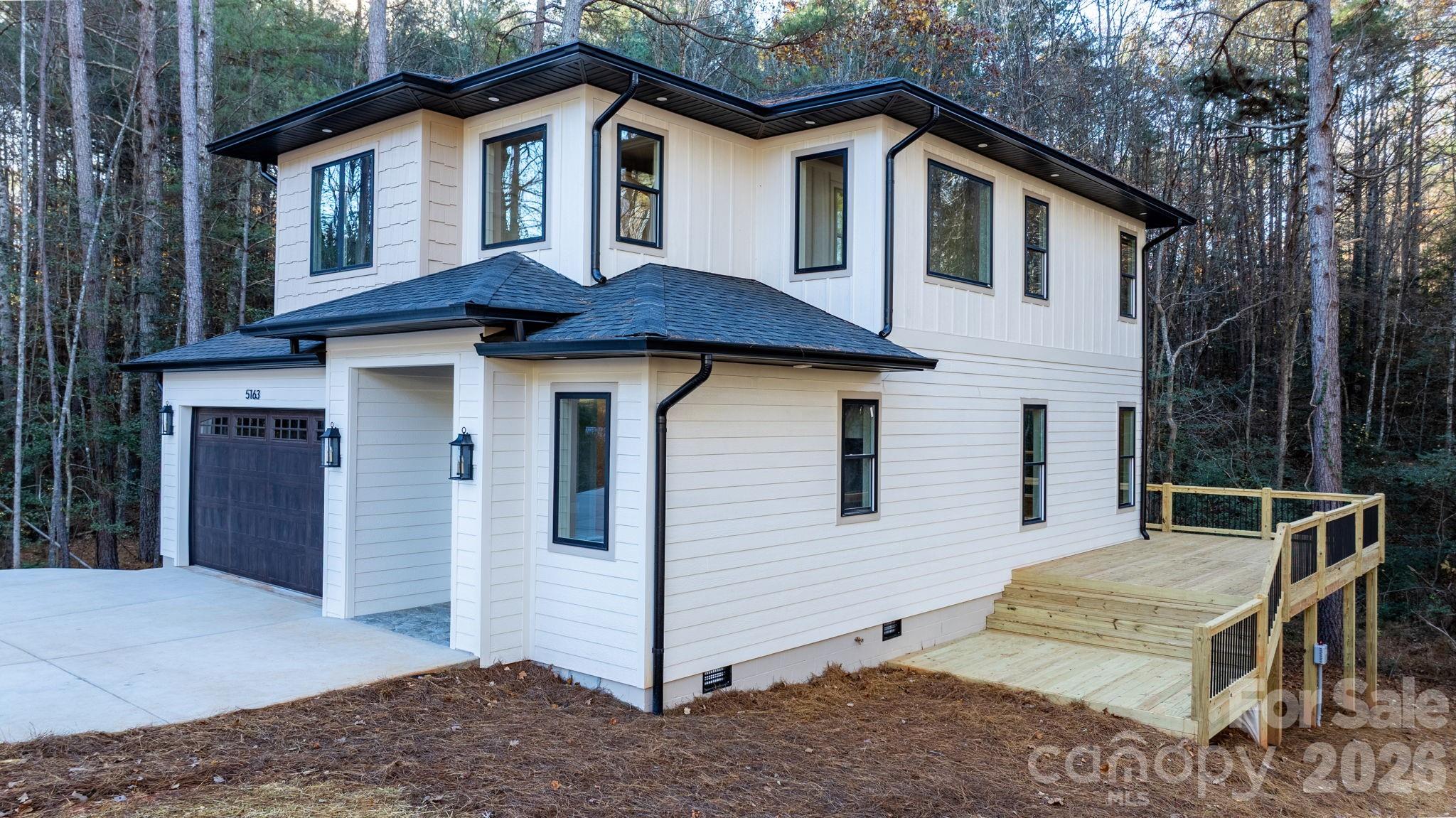5163 Hurricane Hill Road — Granite Falls