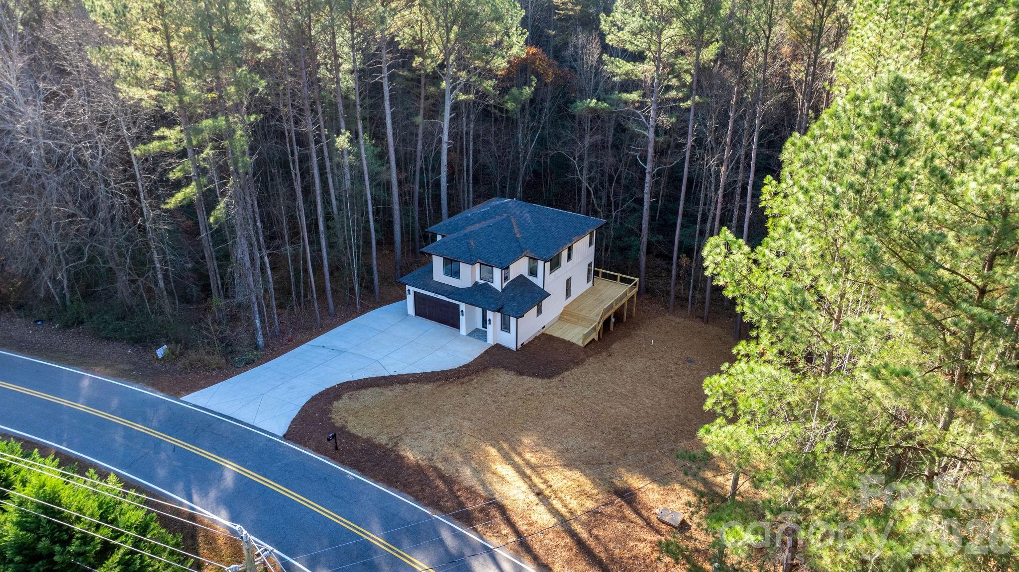 5163 Hurricane Hill Road — Granite Falls