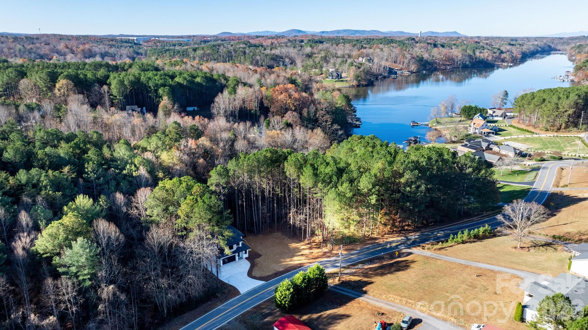 5163 Hurricane Hill Road — Granite Falls