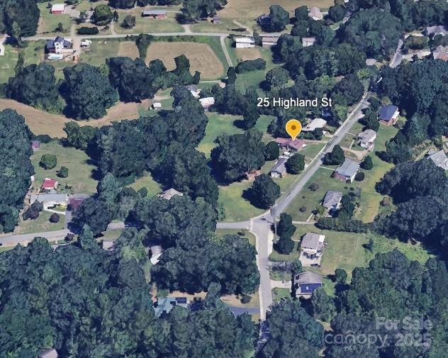 25 Highland Street — Weaverville