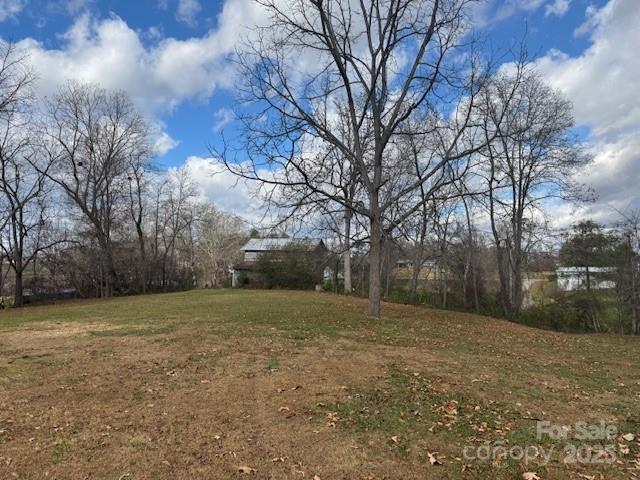 25 Highland Street — Weaverville