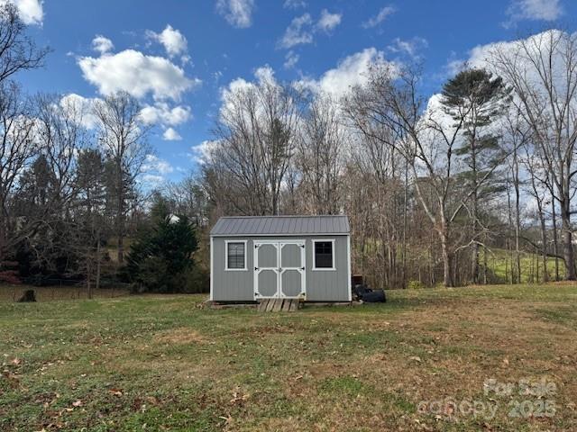 25 Highland Street — Weaverville