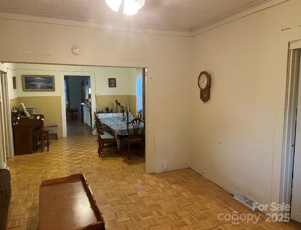 25 Highland Street — Weaverville
