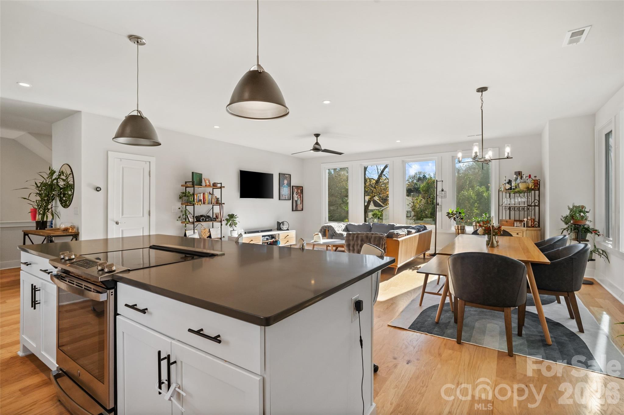 1549 Pinecrest Avenue — Charlotte