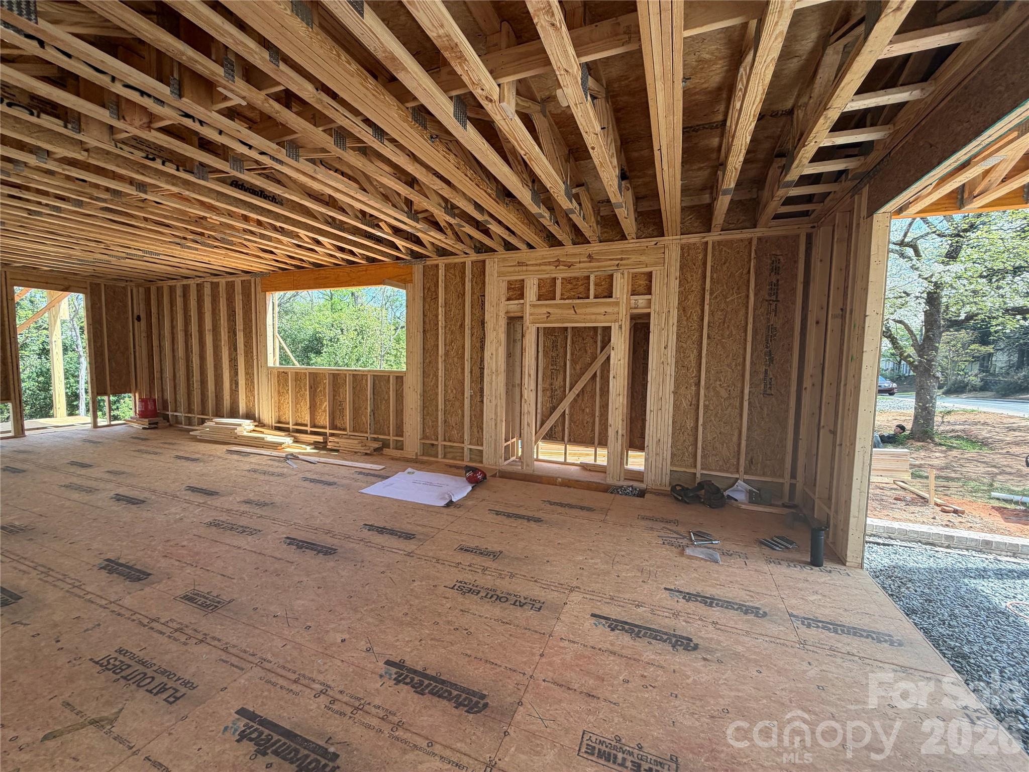 733 Charles Avenue — Charlotte