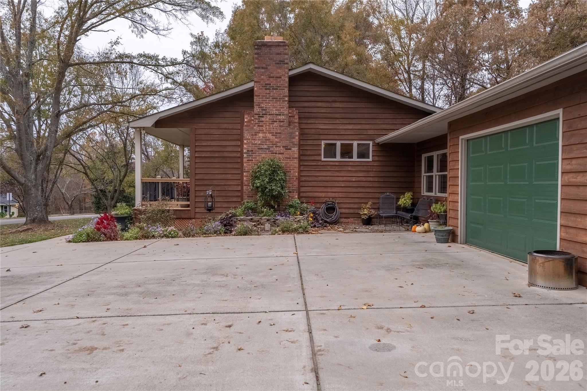 2174 Lynmore Drive — Sherrills Ford