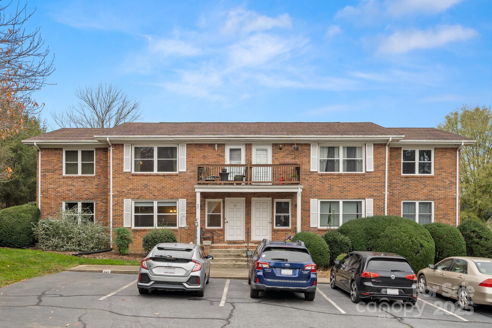 27 Capri Lane #15-D — Hendersonville