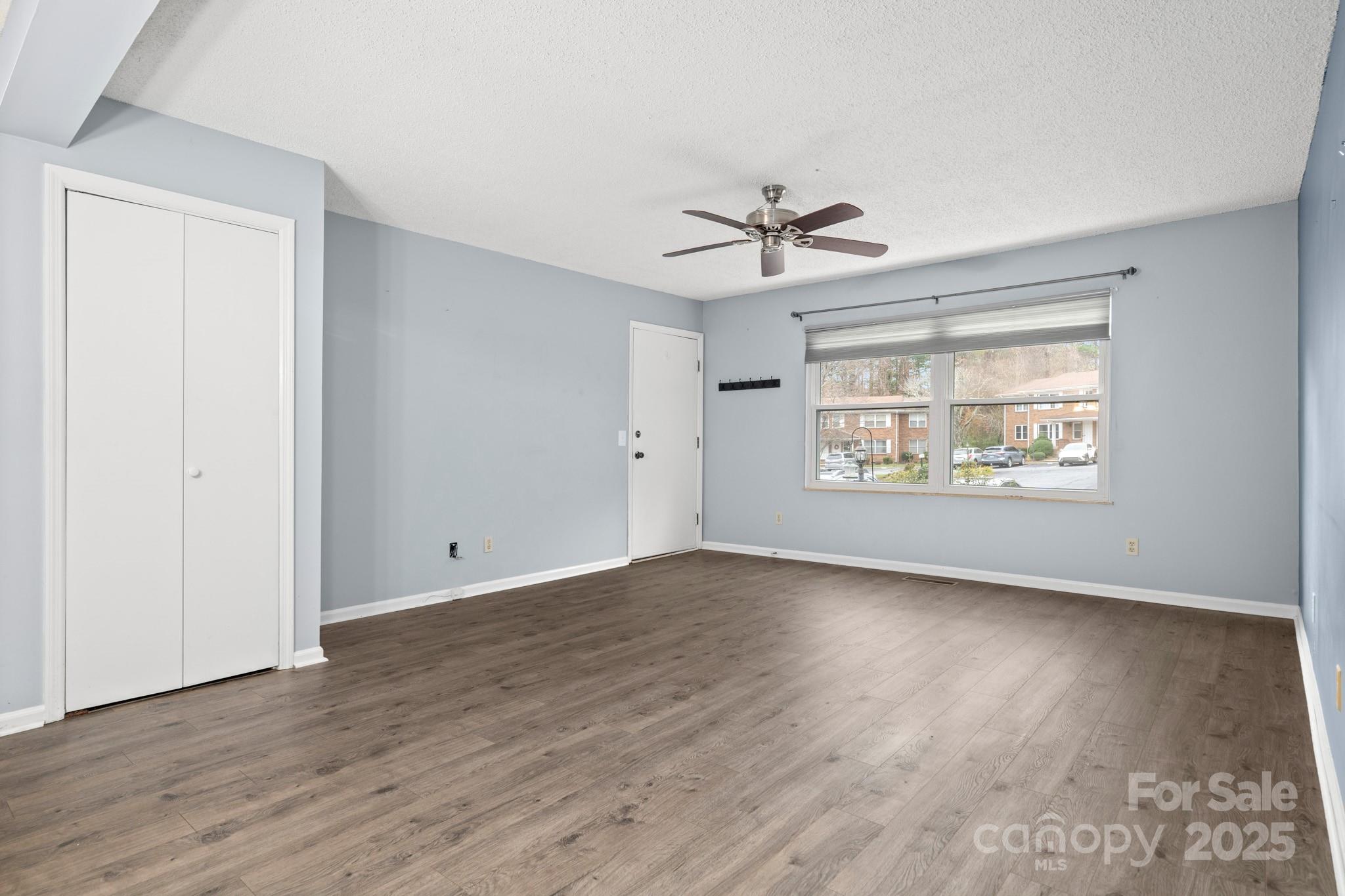 27 Capri Lane #15-D — Hendersonville