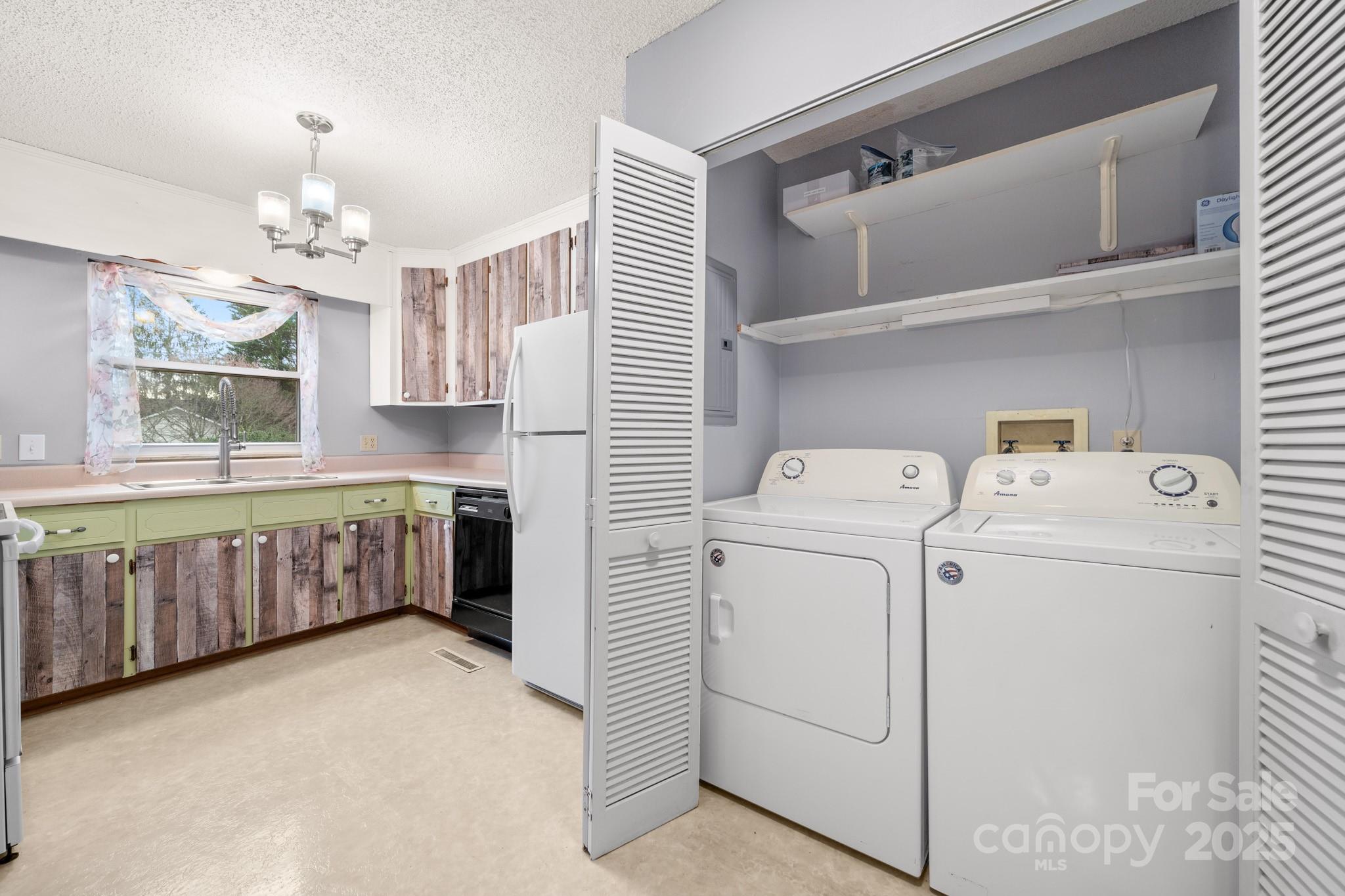 27 Capri Lane #15-D — Hendersonville