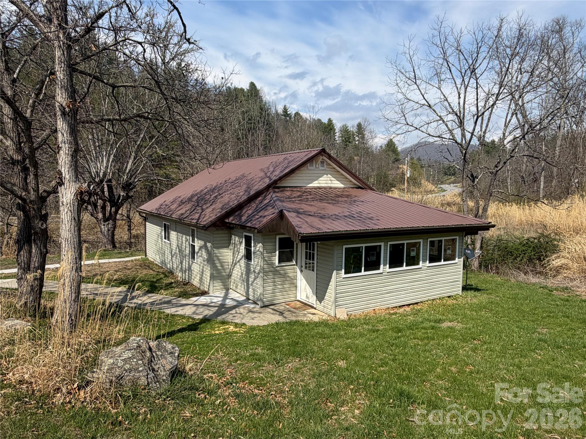55 Summit View Drive — Marshall