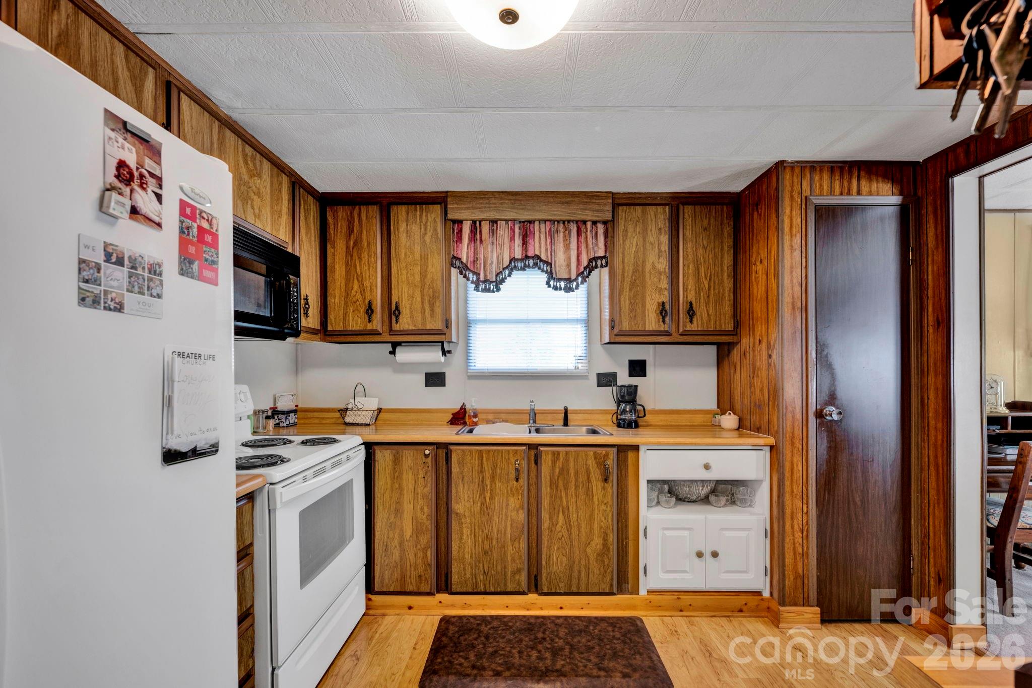 12523 Asbury Chapel Road — Huntersville
