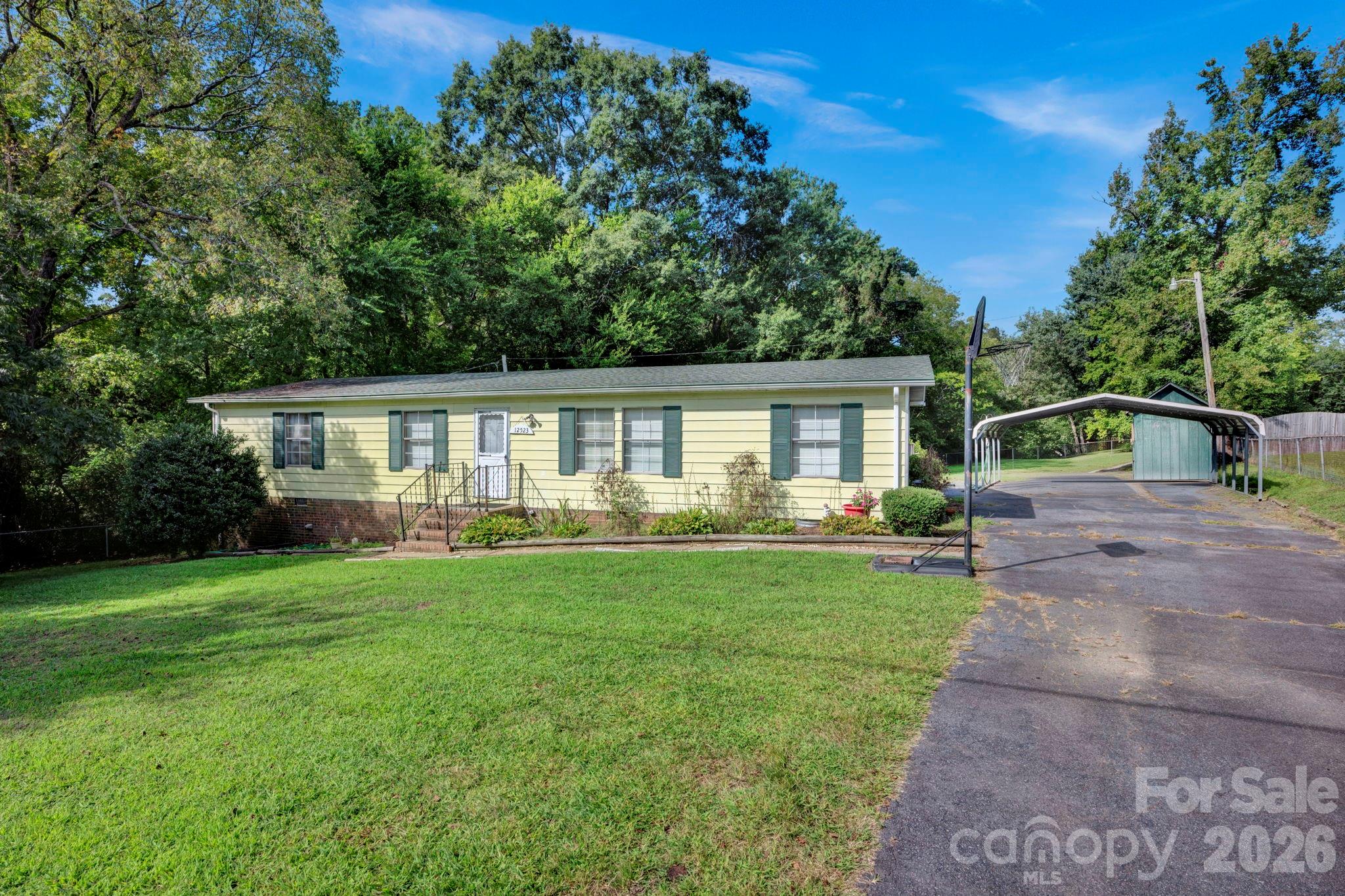 12523 Asbury Chapel Road — Huntersville
