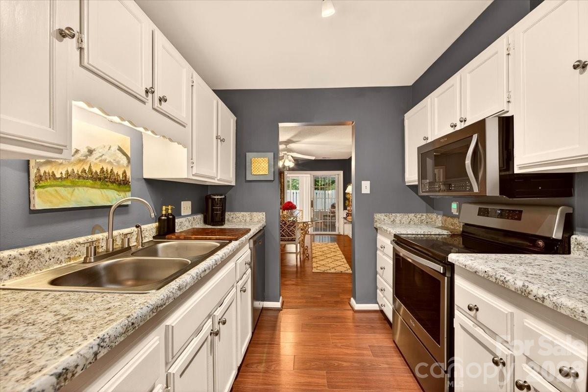 830 Sardis Cove Drive — Charlotte