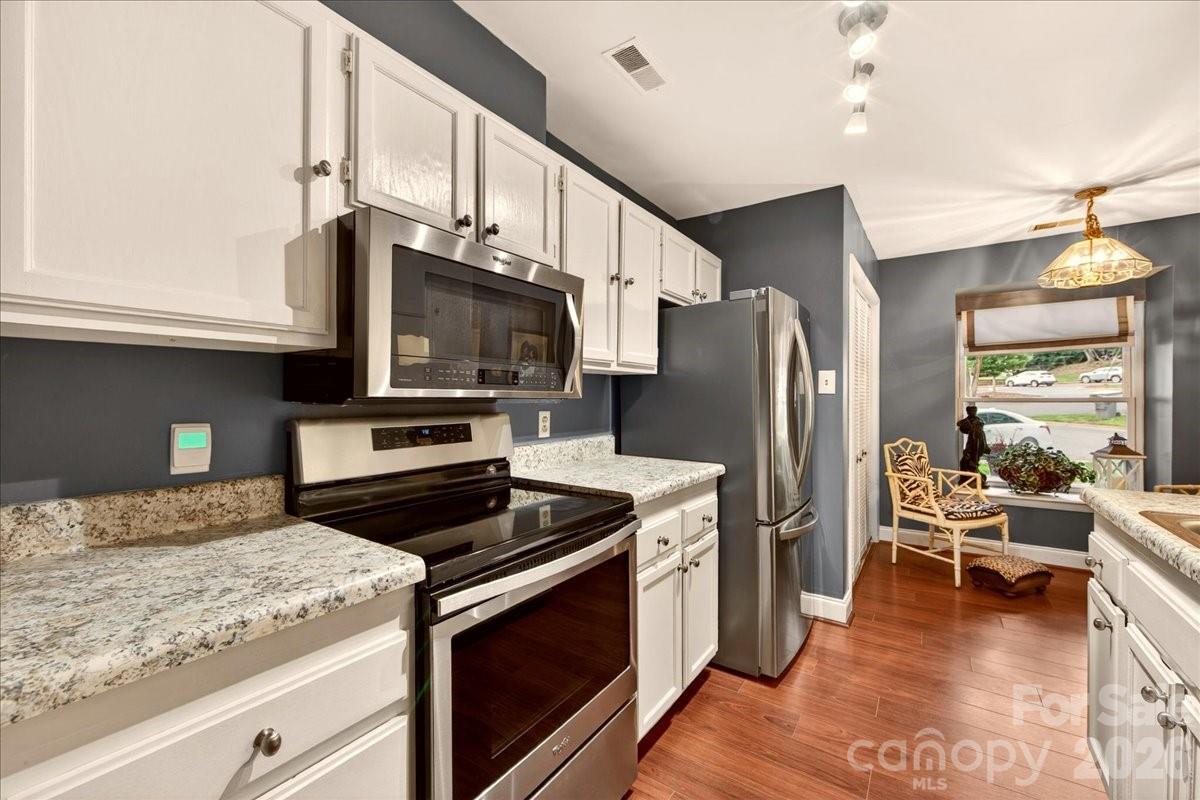 830 Sardis Cove Drive — Charlotte