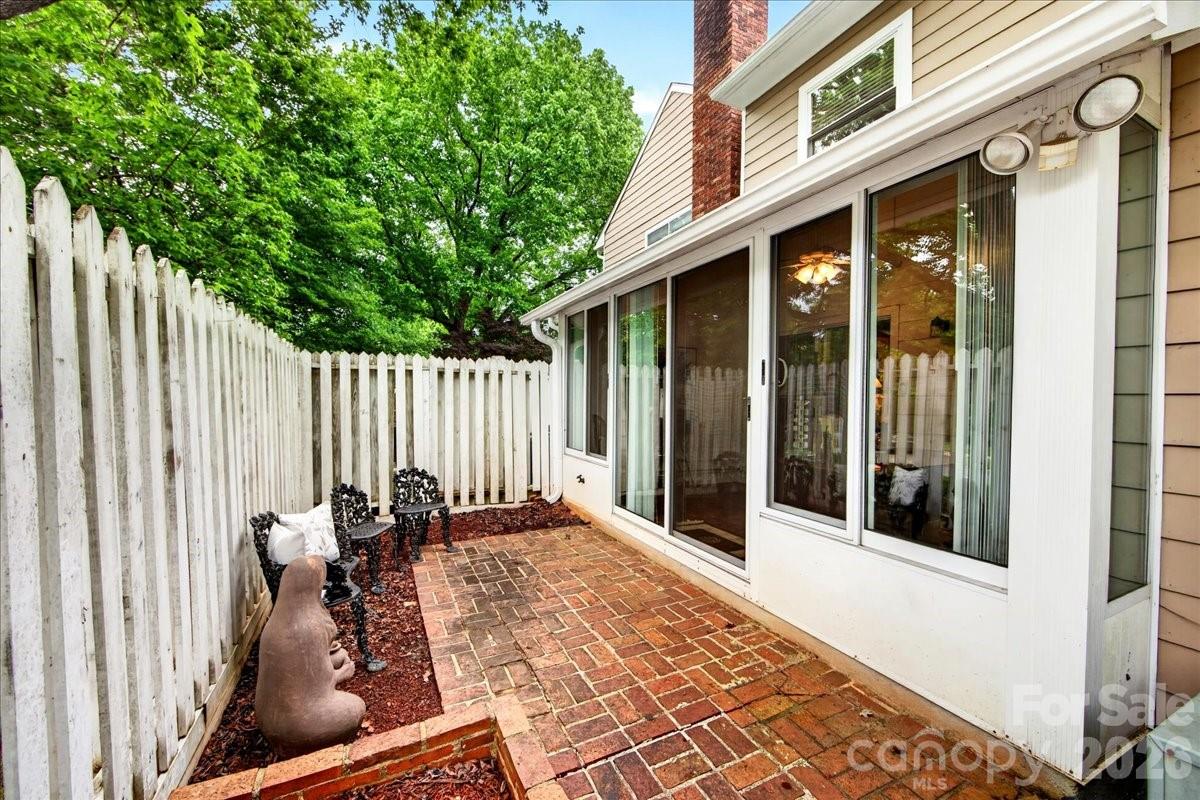 830 Sardis Cove Drive — Charlotte