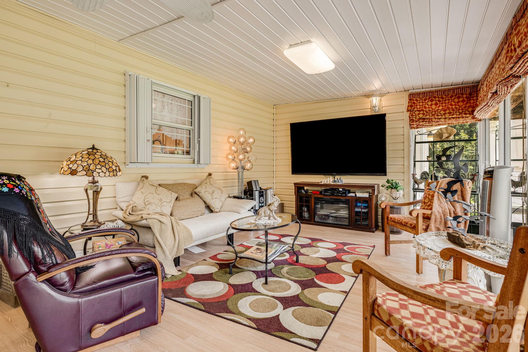 350 Old Sunset Hill Road — Hendersonville