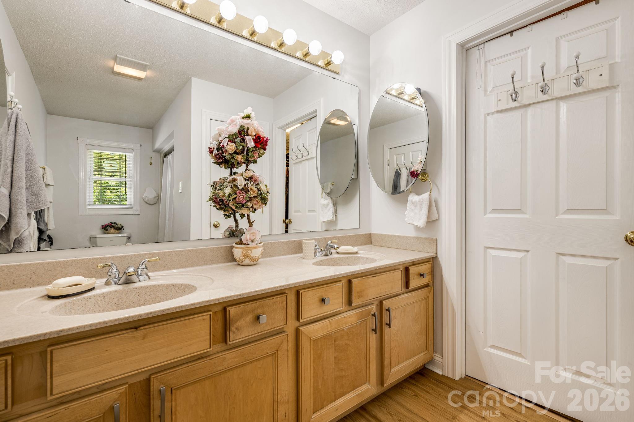 350 Old Sunset Hill Road — Hendersonville