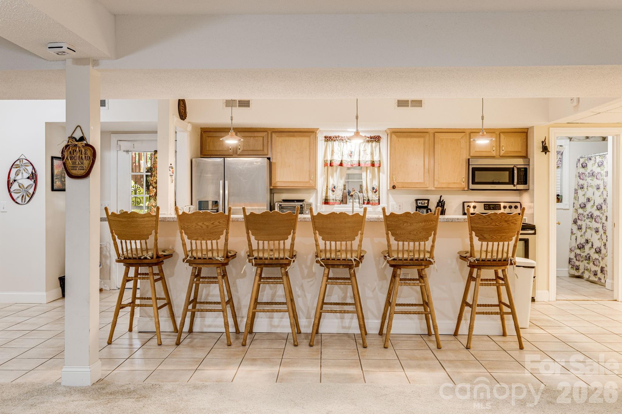 350 Old Sunset Hill Road — Hendersonville