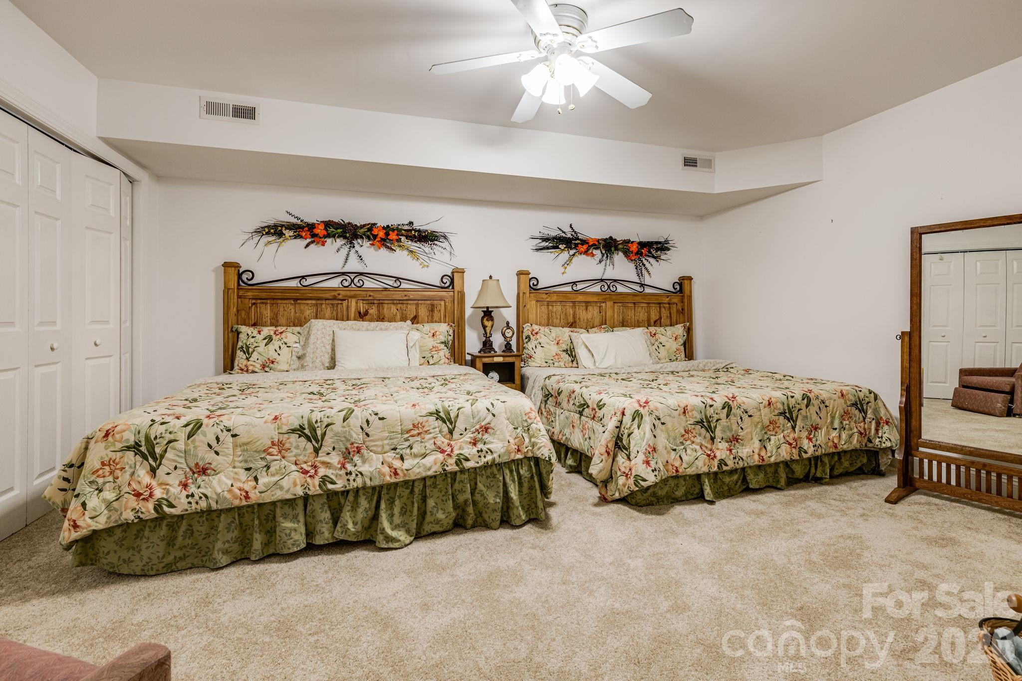 350 Old Sunset Hill Road — Hendersonville