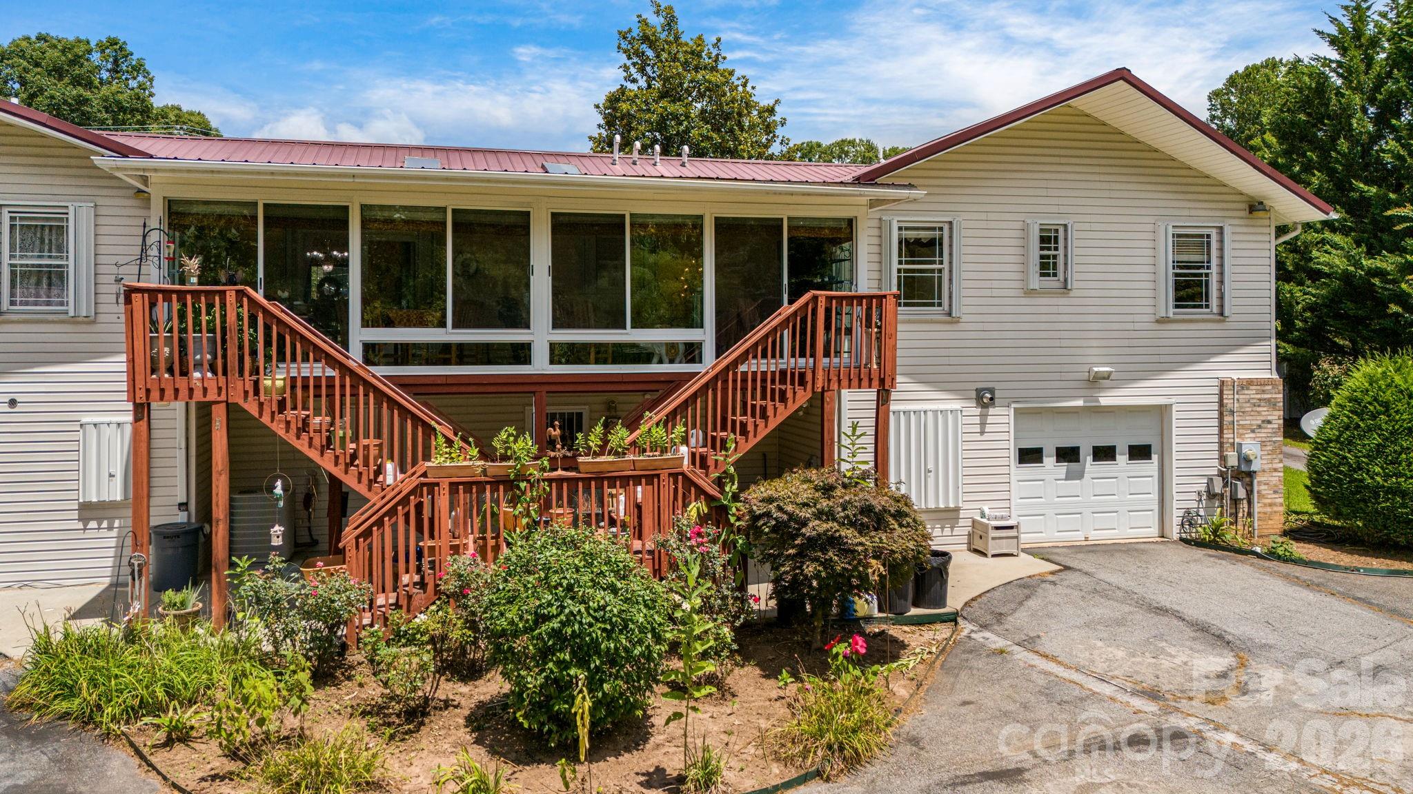 350 Old Sunset Hill Road — Hendersonville