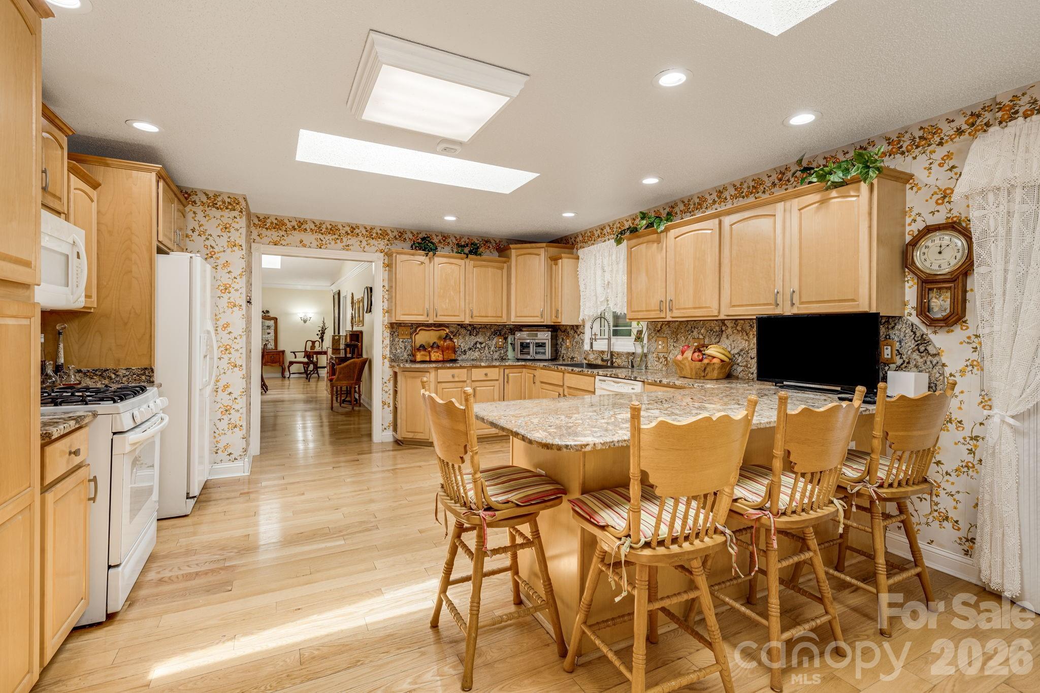 350 Old Sunset Hill Road — Hendersonville