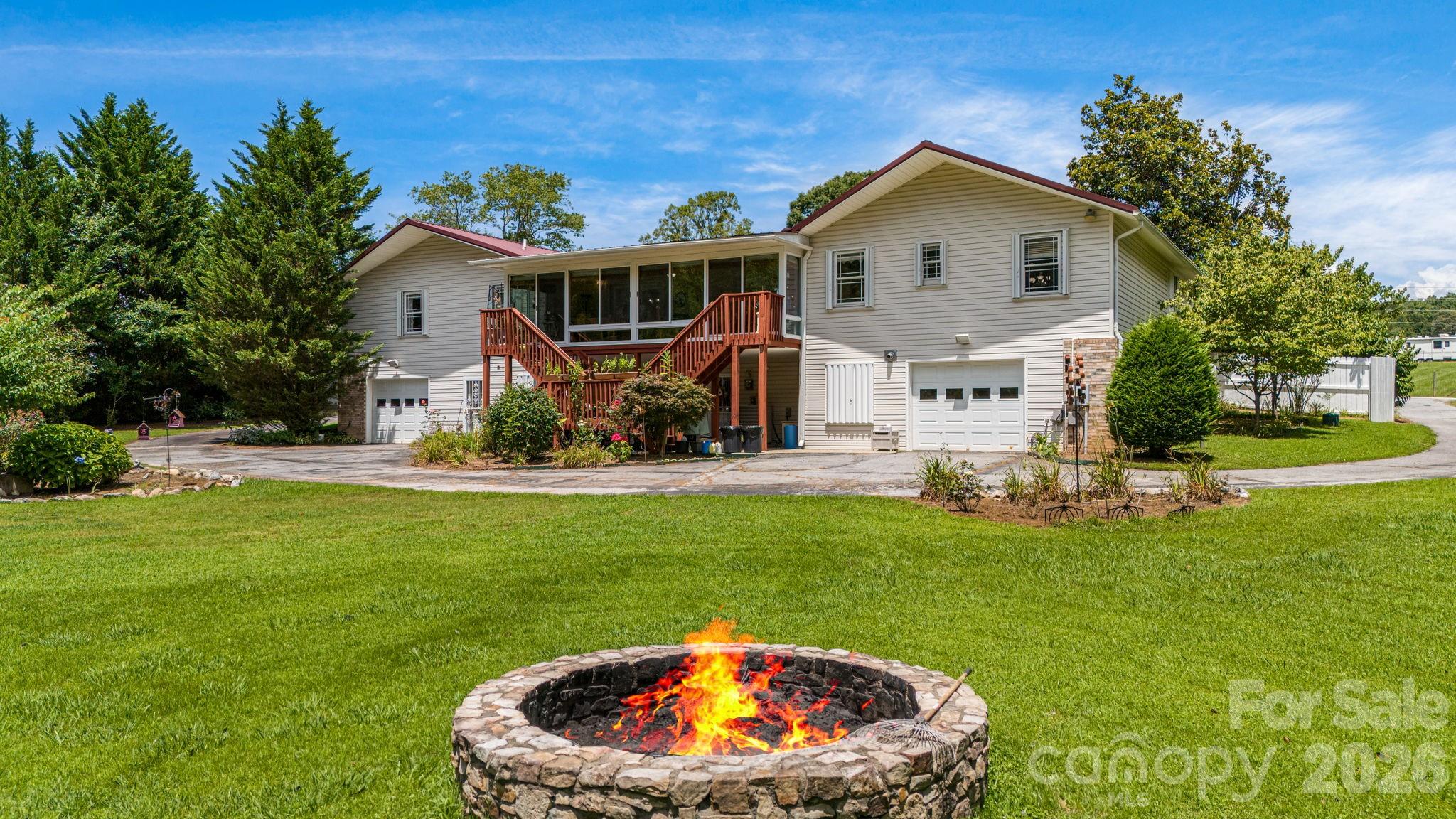 350 Old Sunset Hill Road — Hendersonville