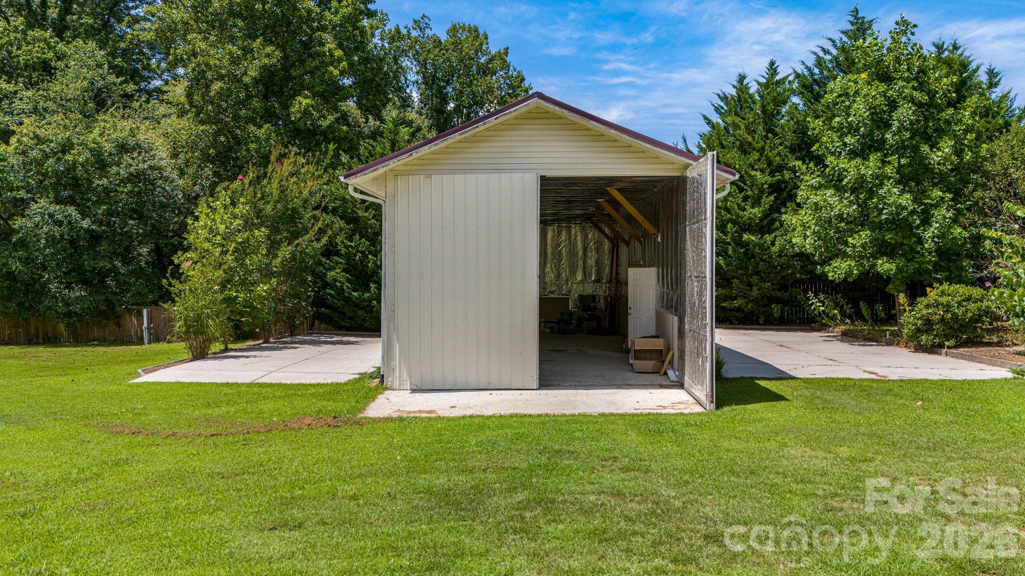 350 Old Sunset Hill Road — Hendersonville