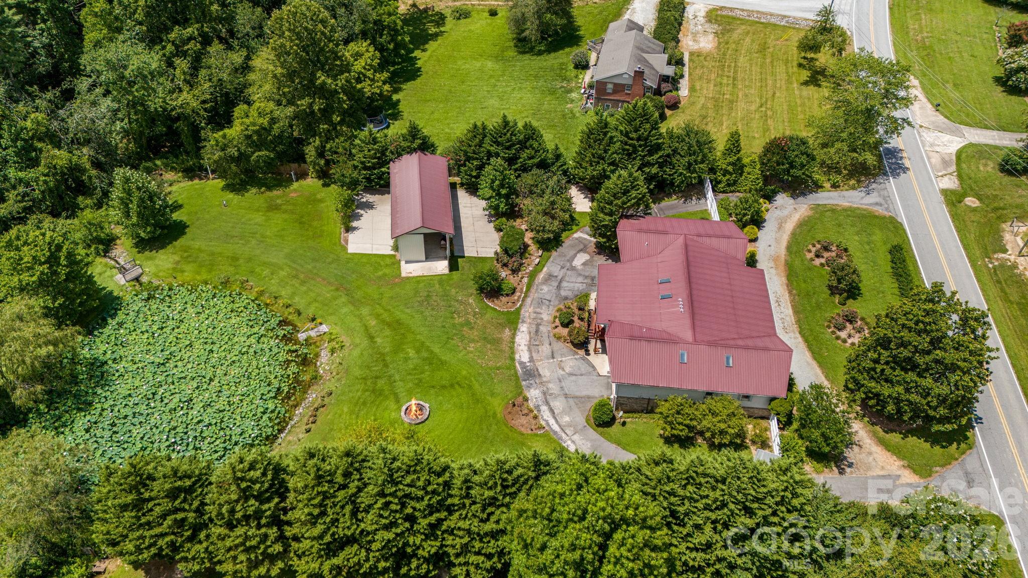 350 Old Sunset Hill Road — Hendersonville