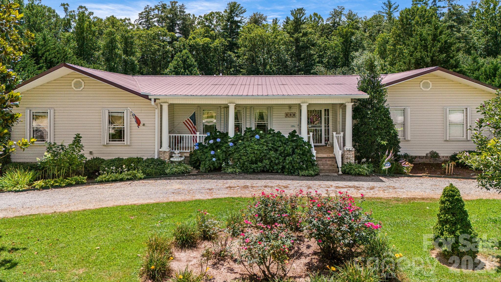 350 Old Sunset Hill Road — Hendersonville