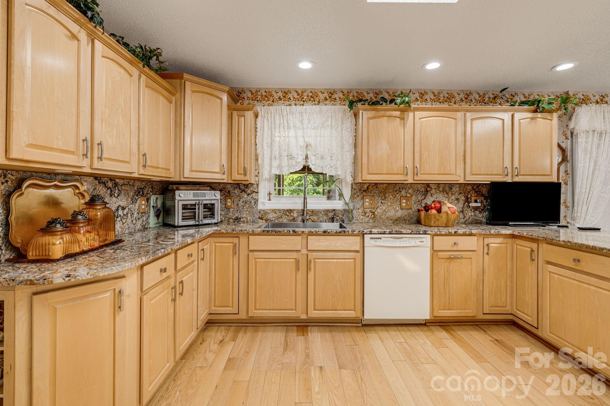 350 Old Sunset Hill Road — Hendersonville