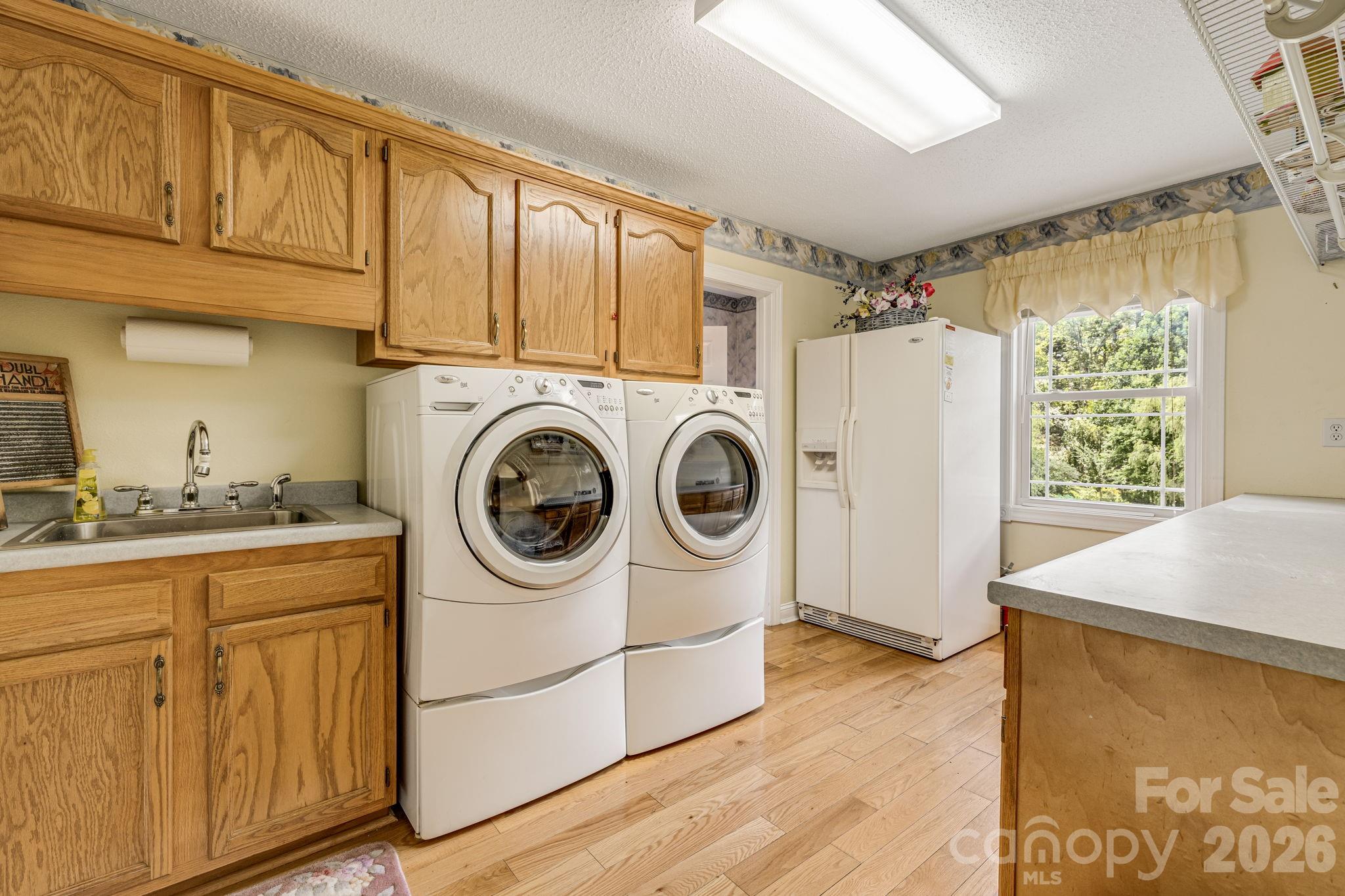 350 Old Sunset Hill Road — Hendersonville