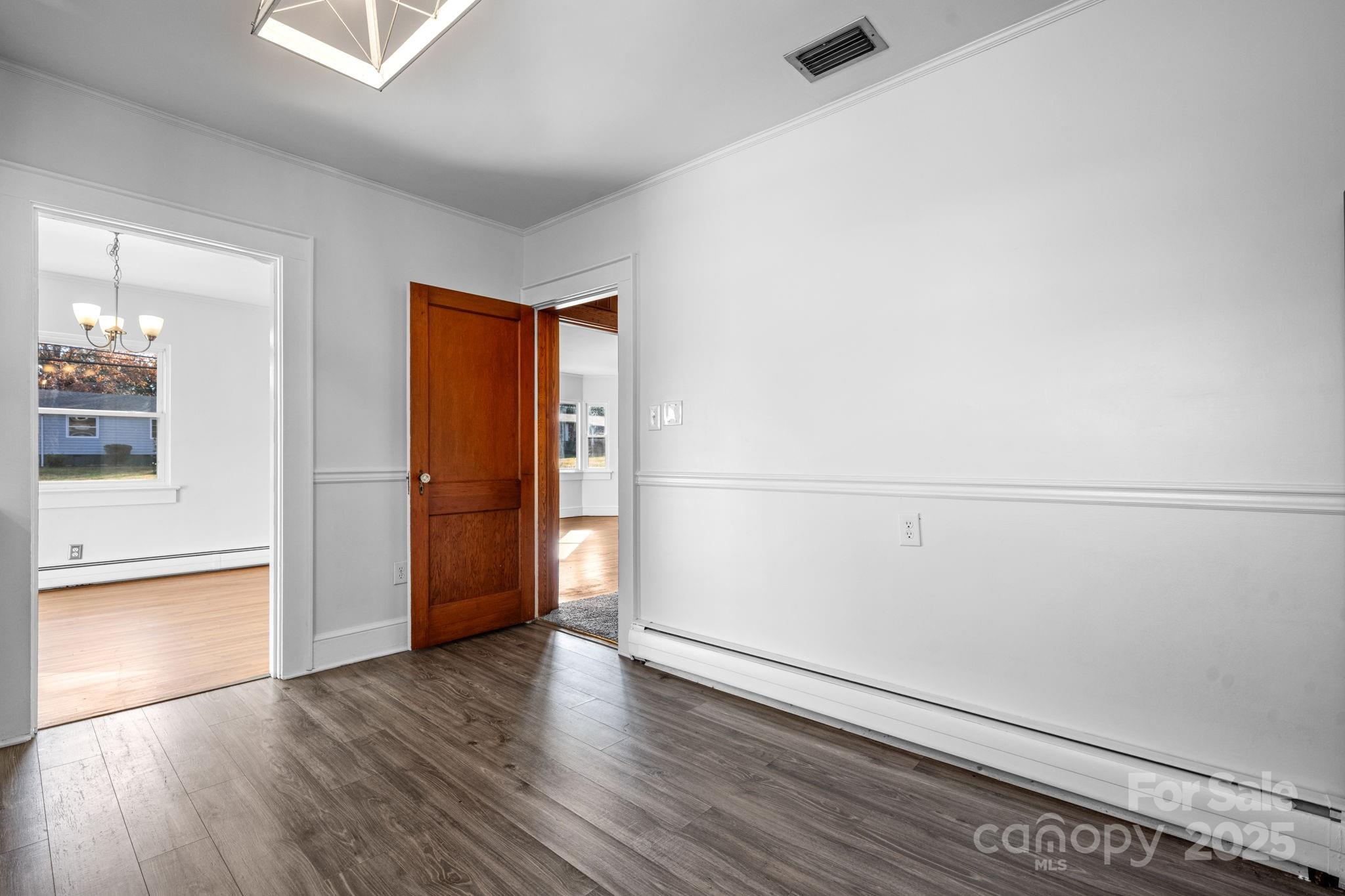 313 17th Street NW — Hickory