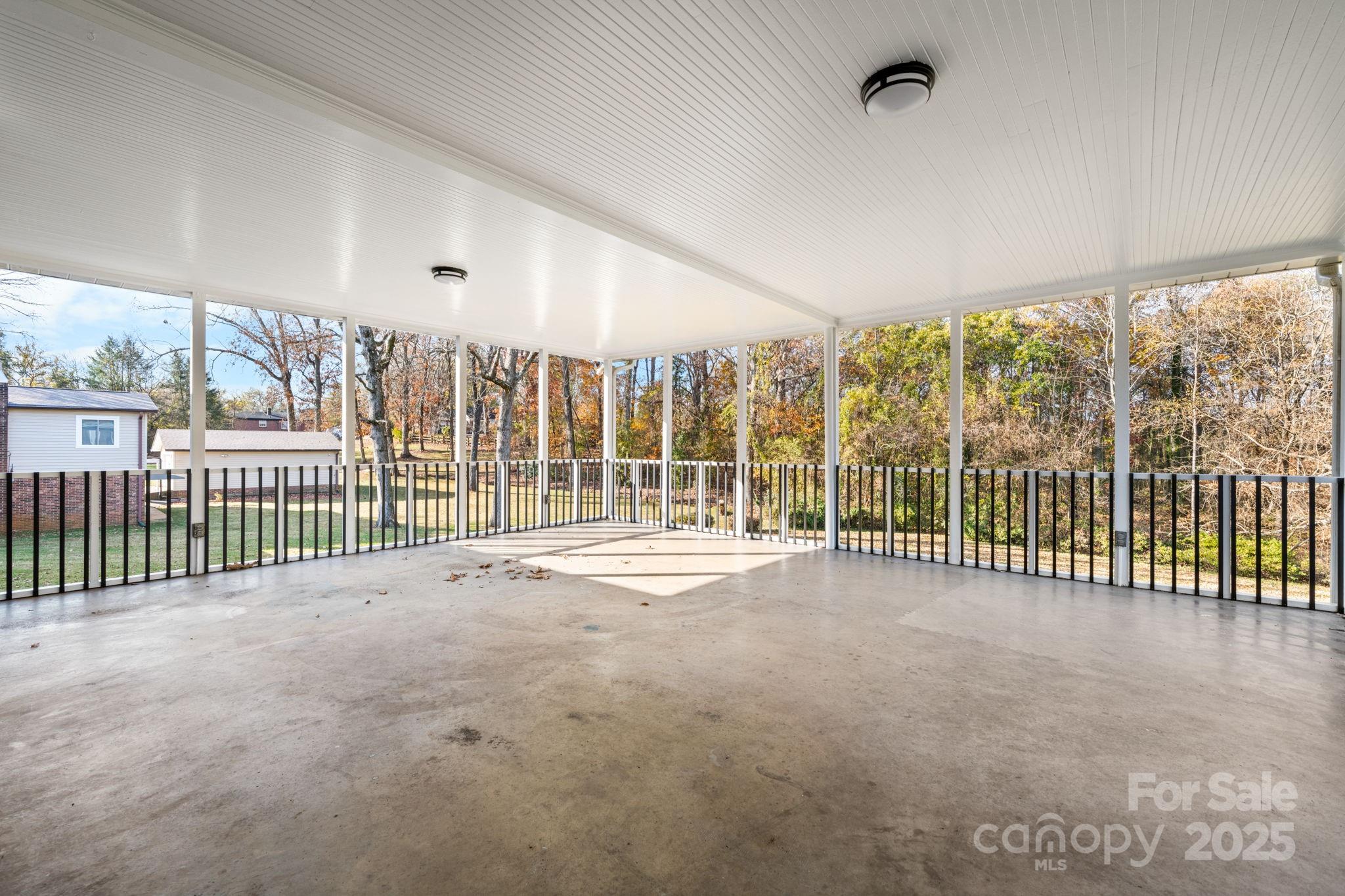 313 17th Street NW — Hickory
