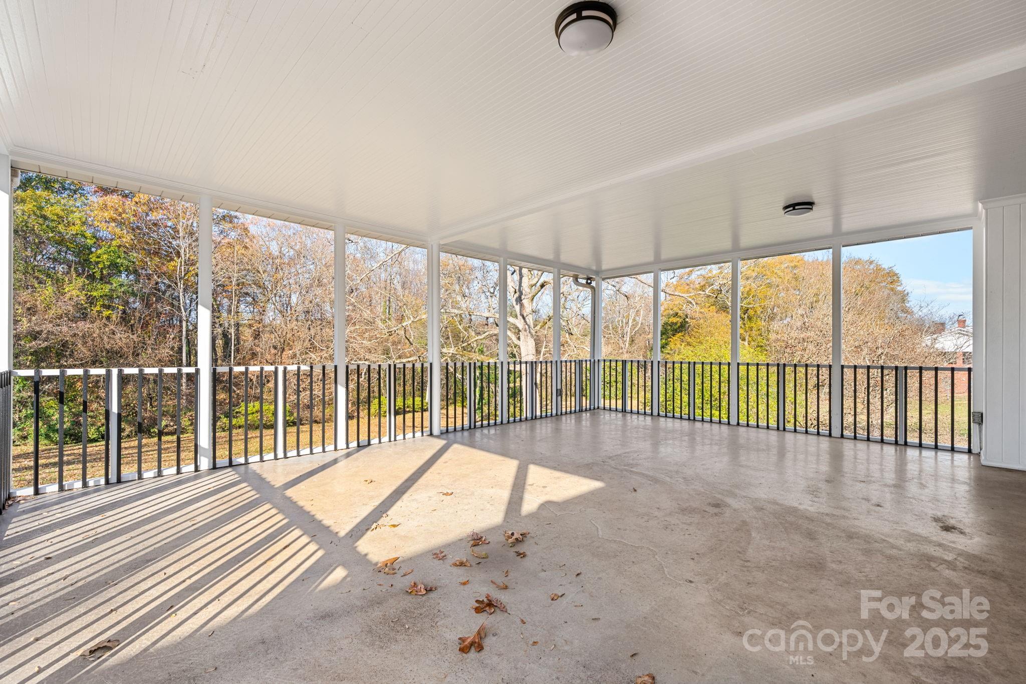 313 17th Street NW — Hickory