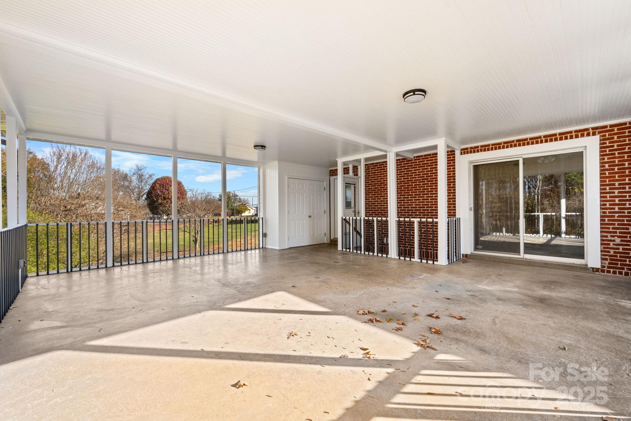 313 17th Street NW — Hickory