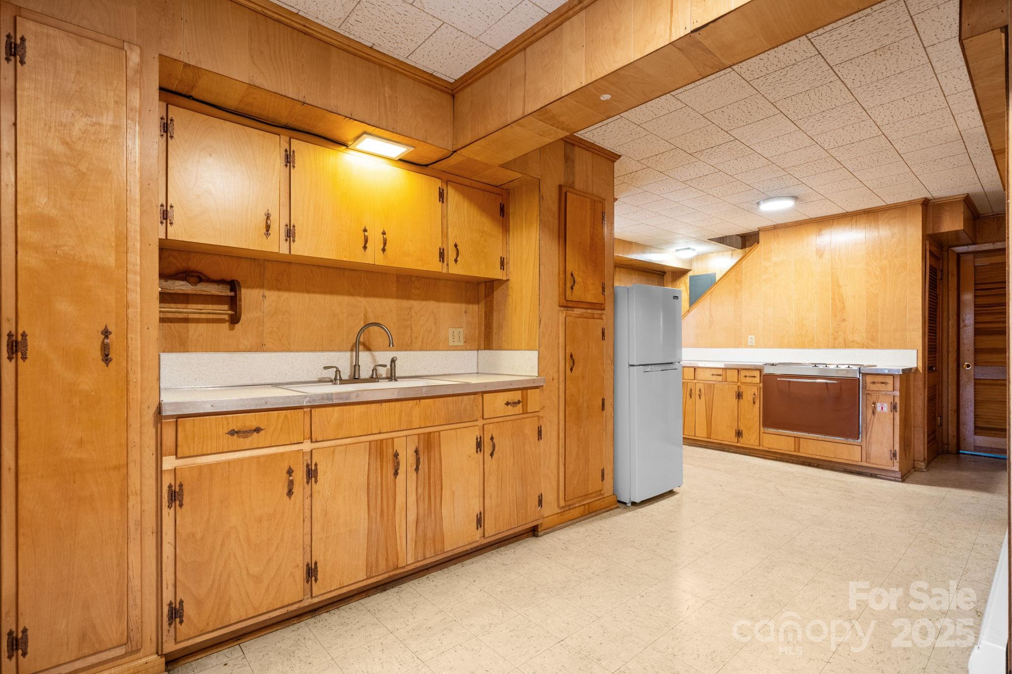 313 17th Street NW — Hickory