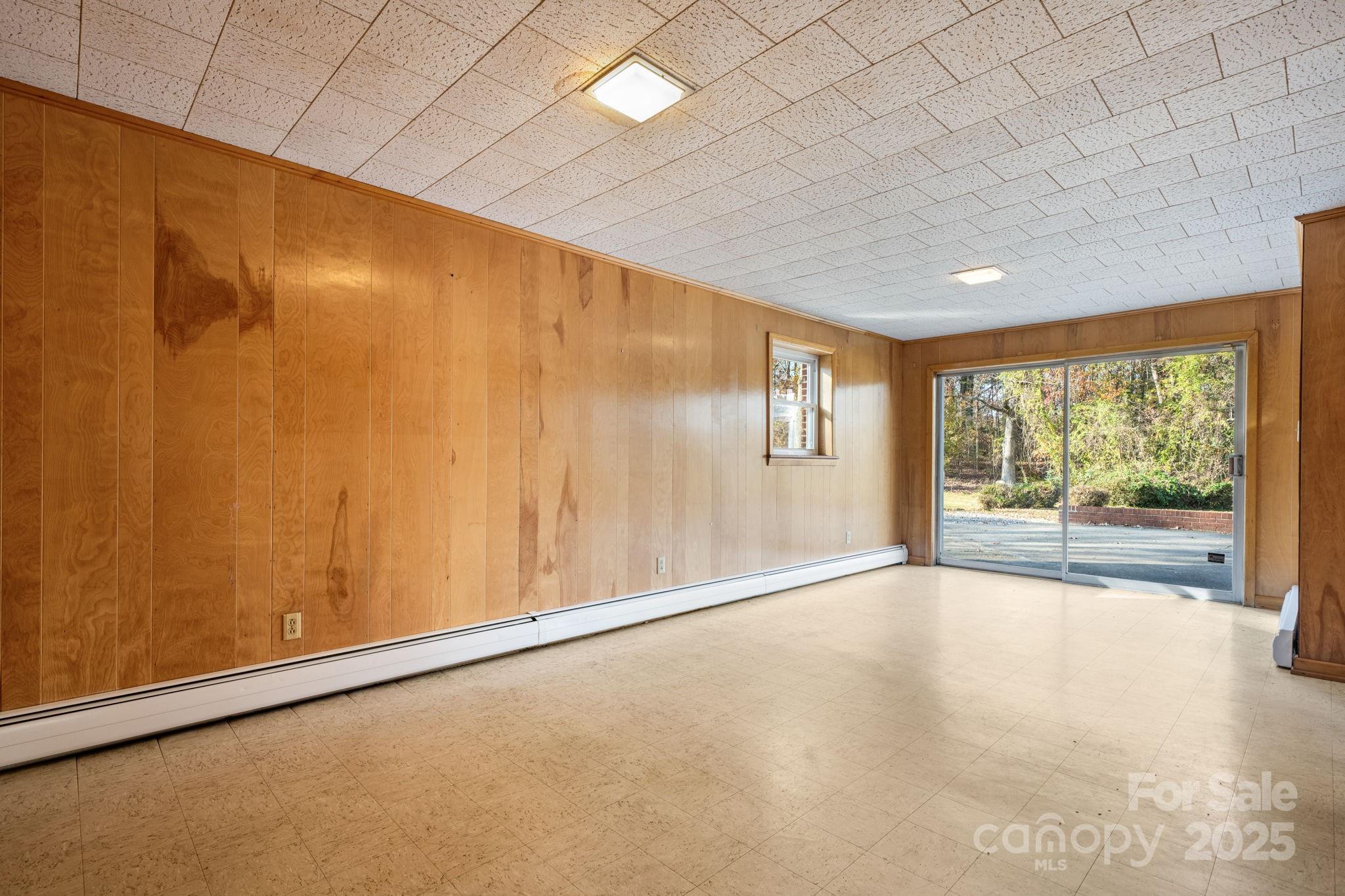 313 17th Street NW — Hickory