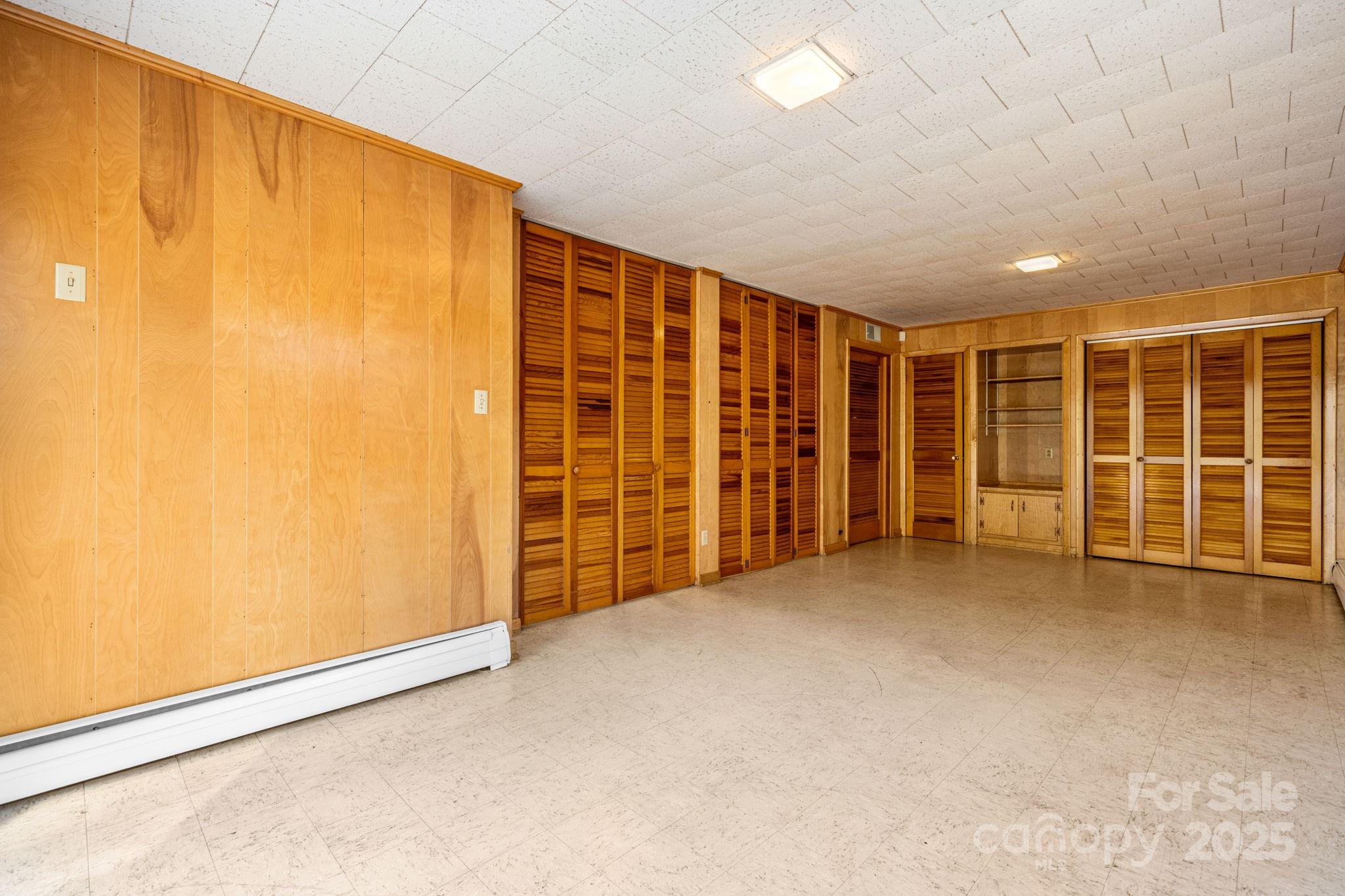 313 17th Street NW — Hickory