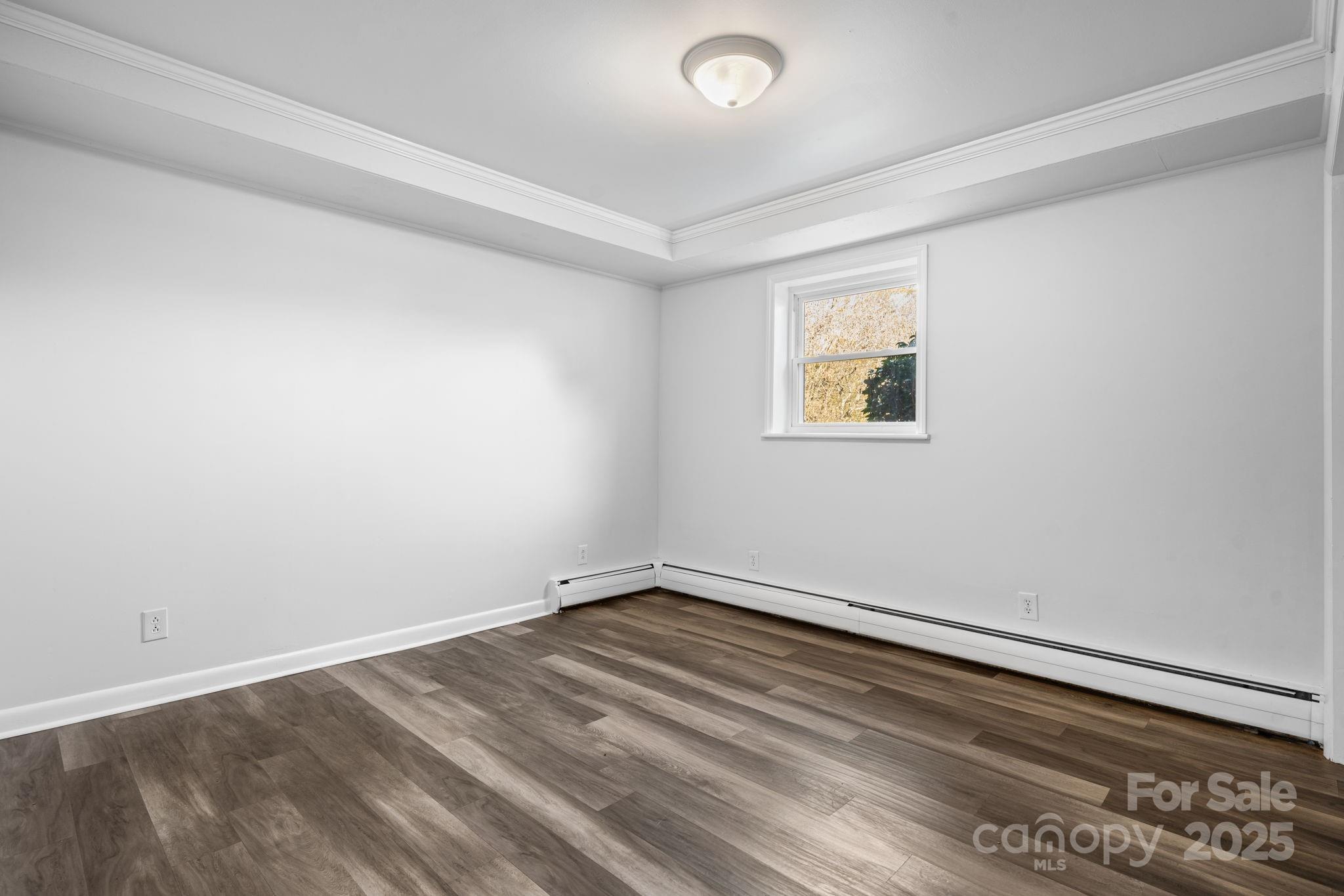 313 17th Street NW — Hickory