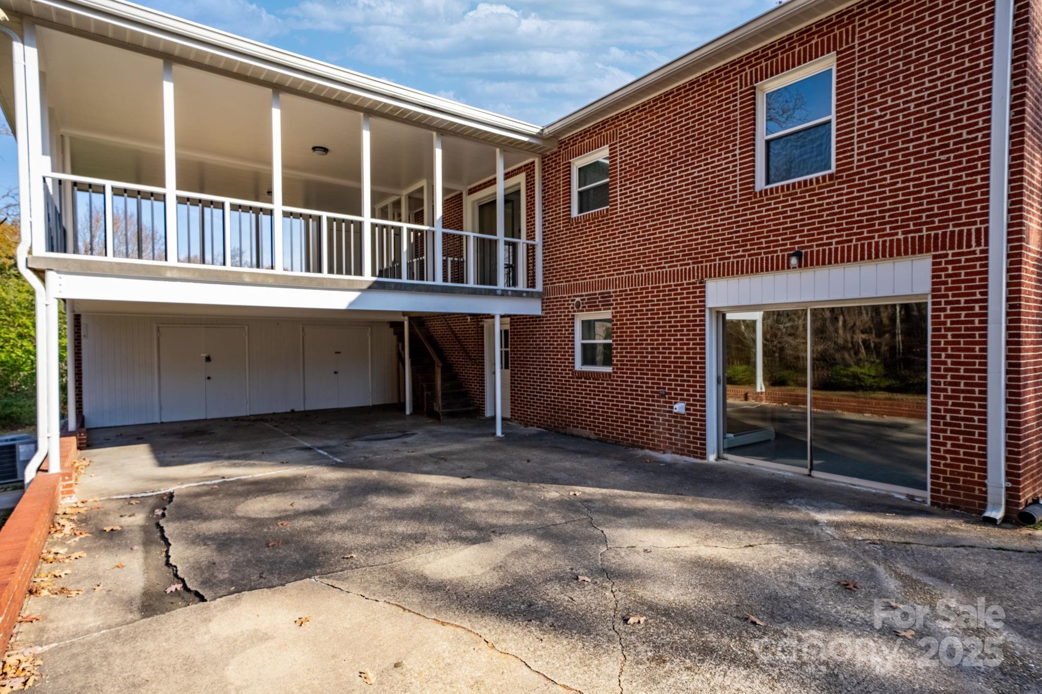 313 17th Street NW — Hickory